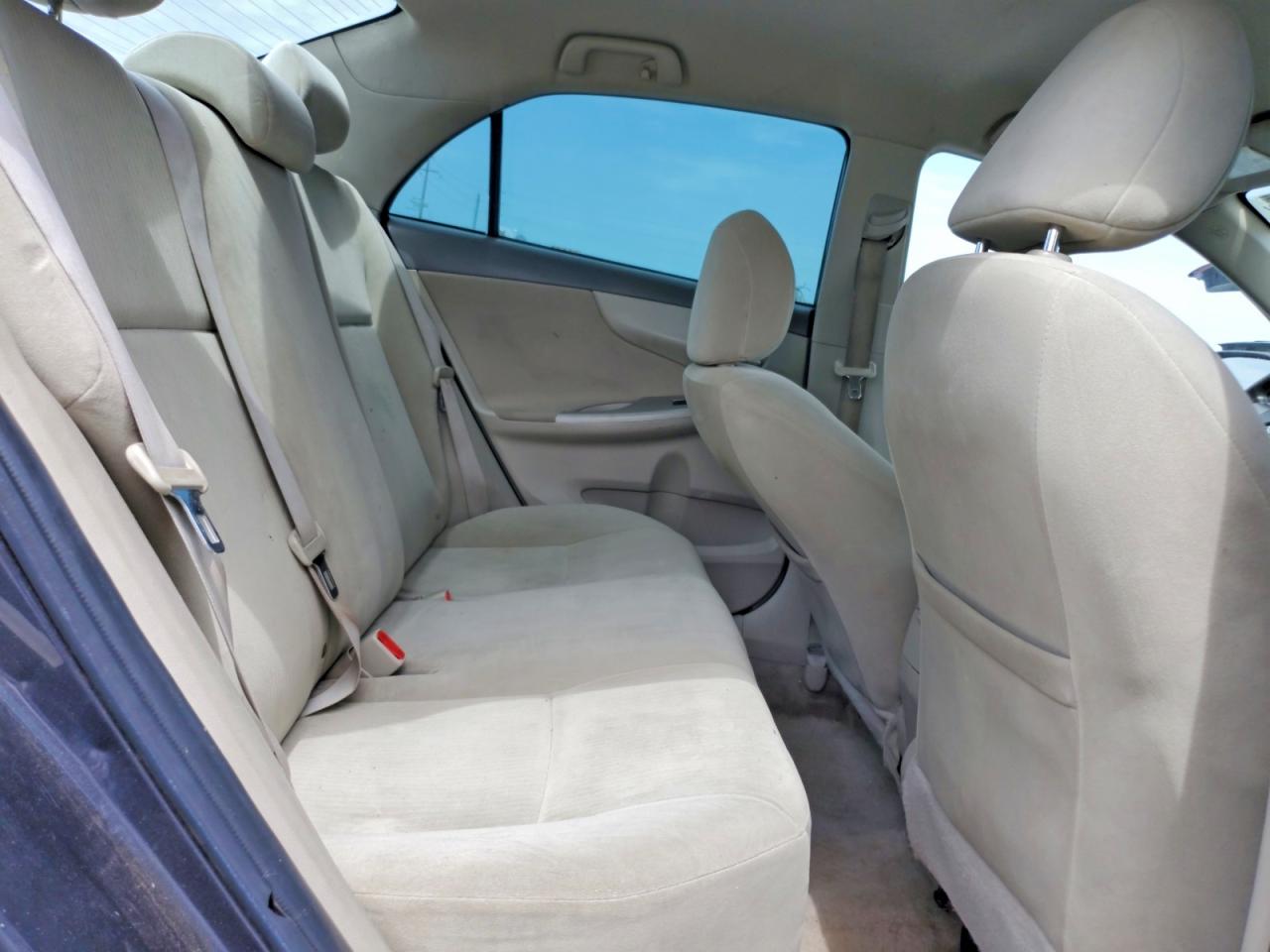 2010 Toyota Corolla Le Gray vin: 1NXBU4EE0AZ200701