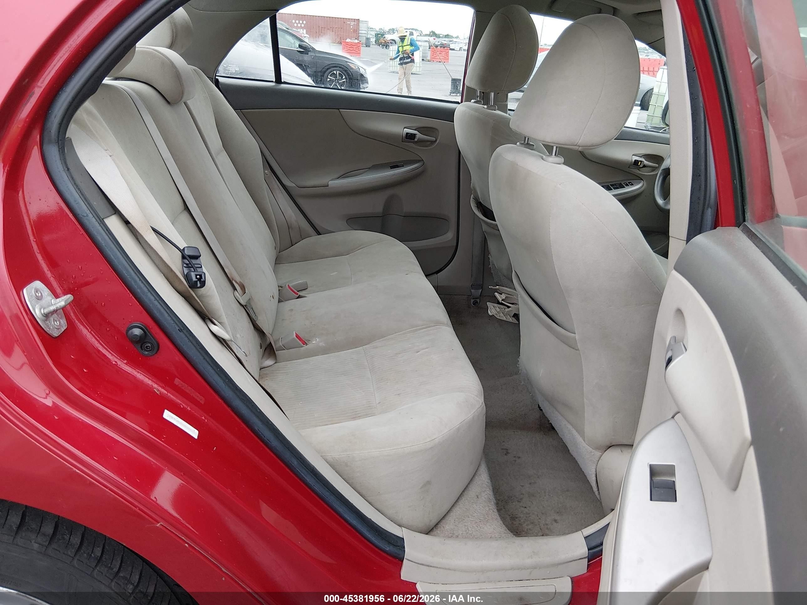 2010 Toyota Corolla Le Red vin: 1NXBU4EE0AZ208698