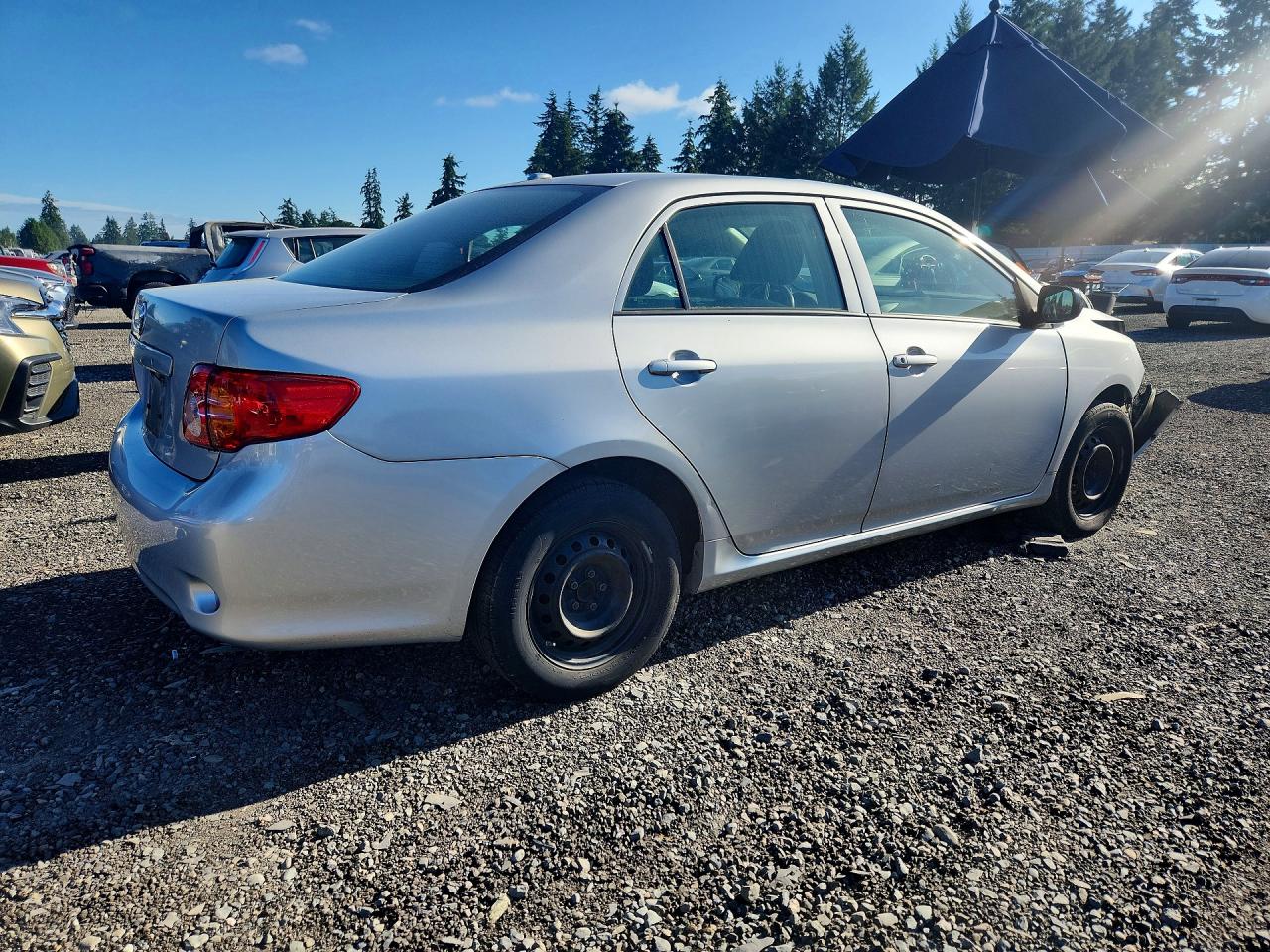 2010 Toyota Corolla Base Серебряный vin: 1NXBU4EE0AZ211004