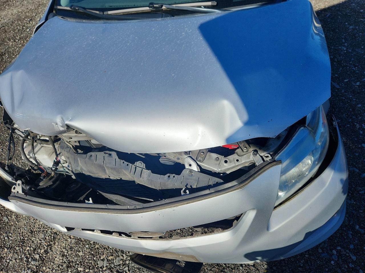 2010 Toyota Corolla Base Серебряный vin: 1NXBU4EE0AZ211004