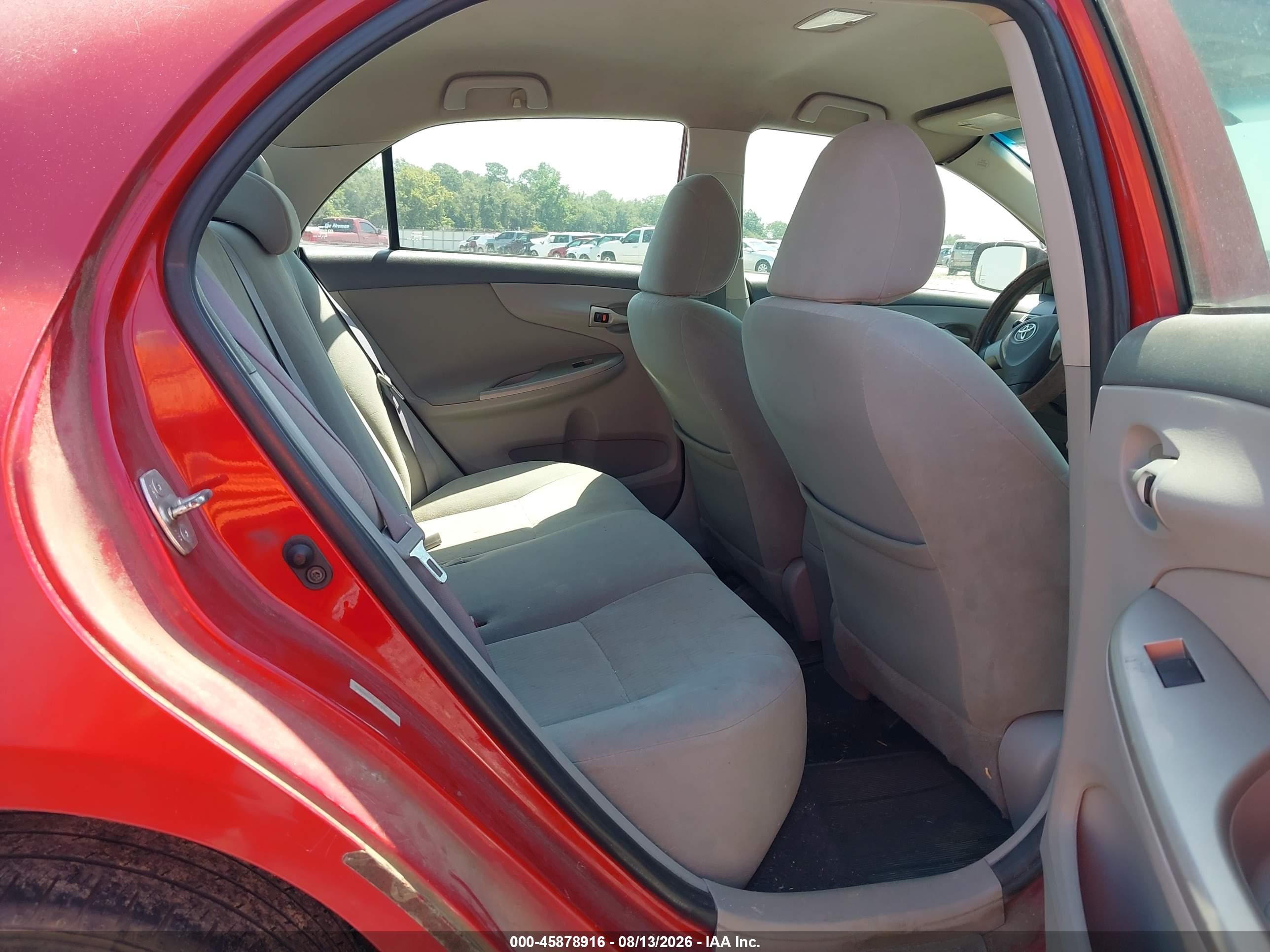 2010 Toyota Corolla Le Red vin: 1NXBU4EE0AZ221449
