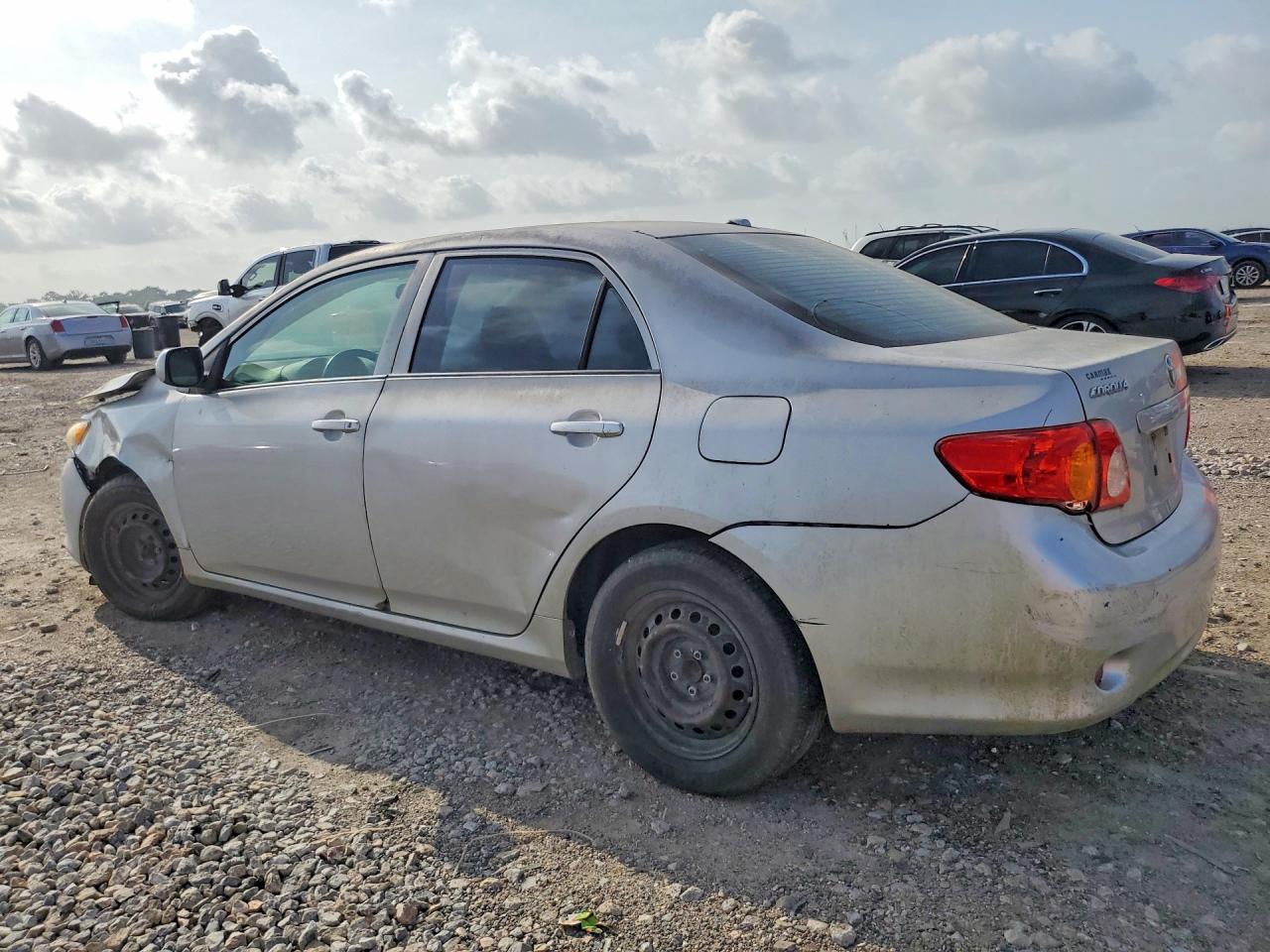 2010 Toyota Corolla Le Silver vin: 1NXBU4EE0AZ224447