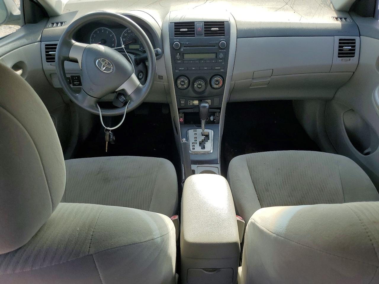 2010 Toyota Corolla Le Silver vin: 1NXBU4EE0AZ224447