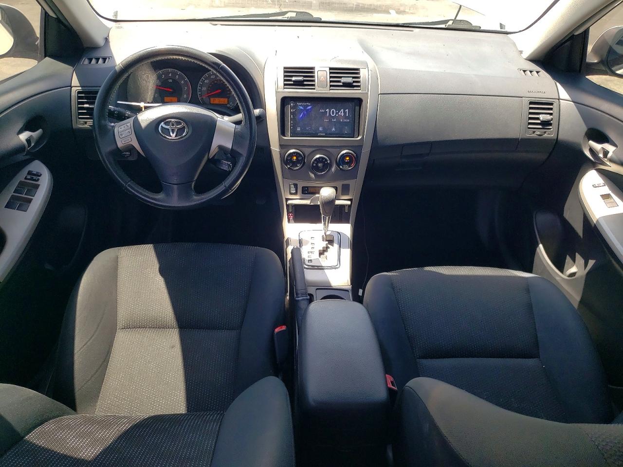 2010 Toyota Corolla S Белый vin: 1NXBU4EE0AZ227753