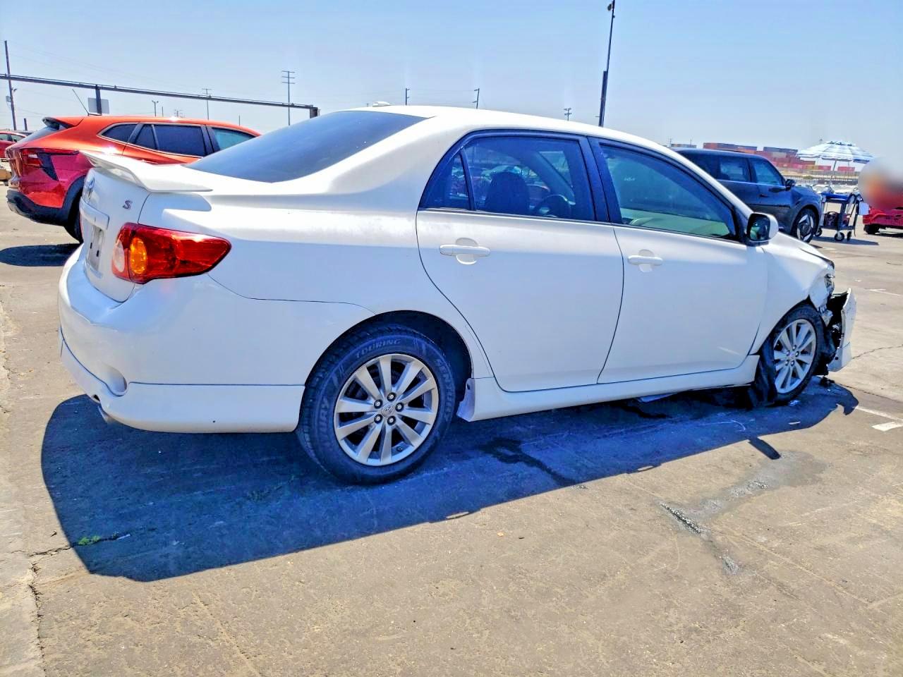 2010 Toyota Corolla S Белый vin: 1NXBU4EE0AZ227753