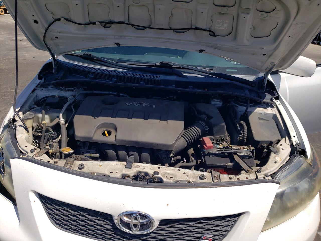2010 Toyota Corolla S Белый vin: 1NXBU4EE0AZ227753