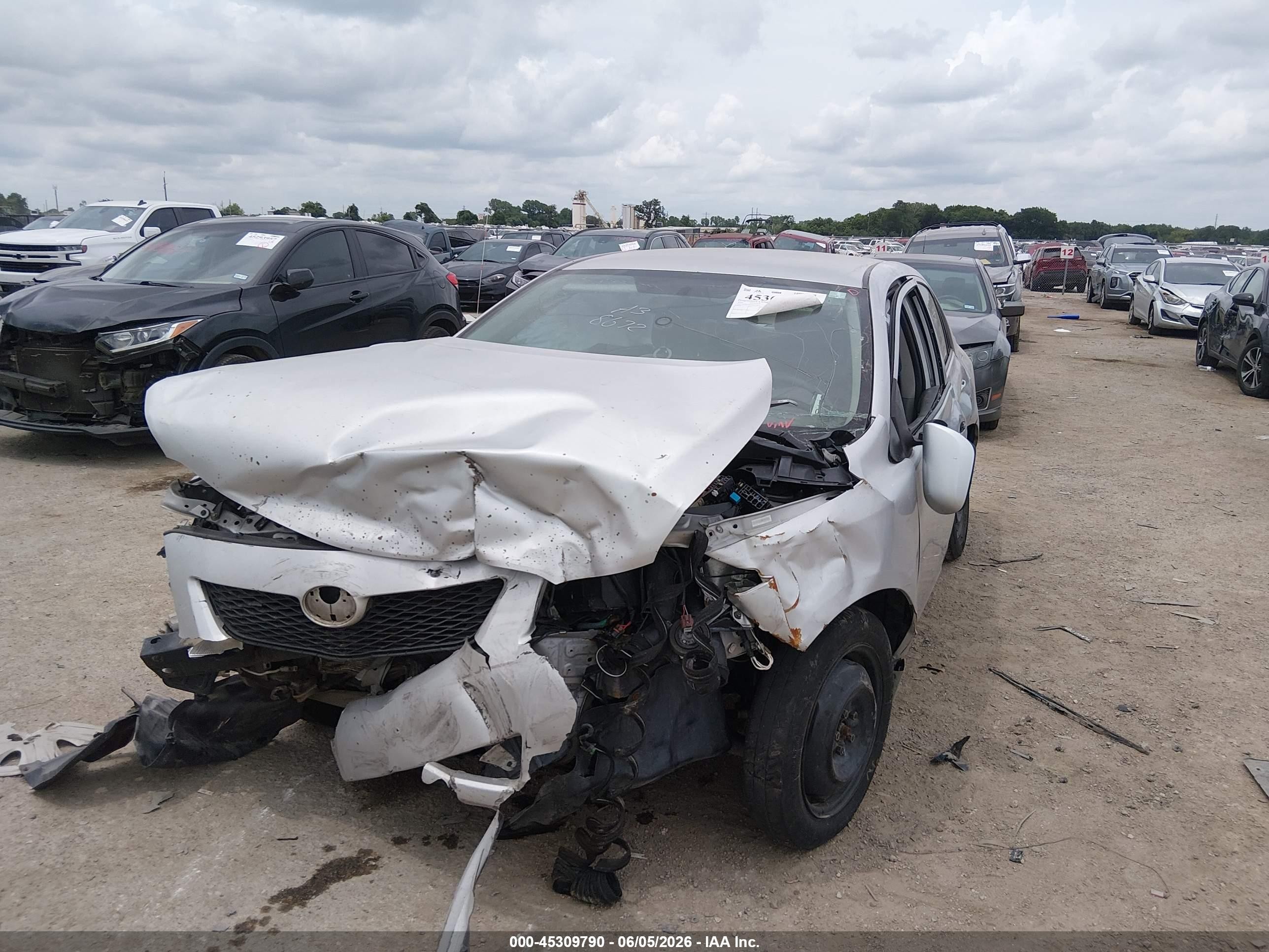 2010 Toyota Corolla Le Silver vin: 1NXBU4EE0AZ238672
