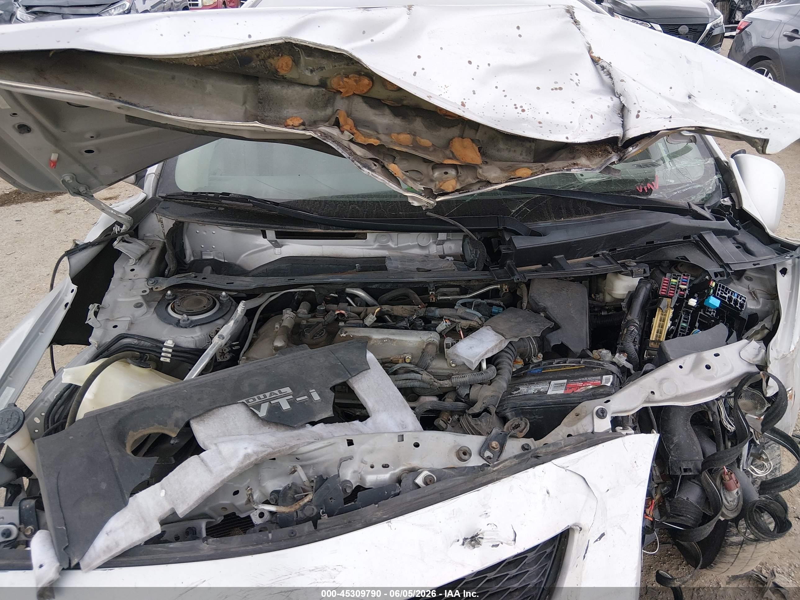 2010 Toyota Corolla Le Silver vin: 1NXBU4EE0AZ238672