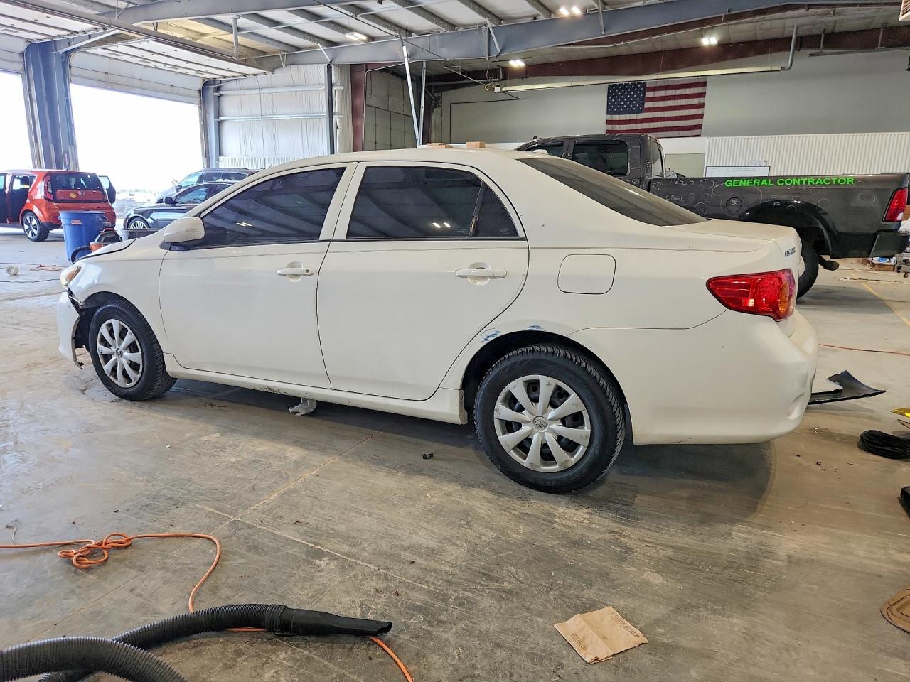 2010 Toyota Corolla Le White vin: 1NXBU4EE0AZ245265