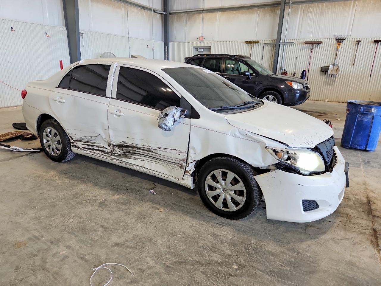 2010 Toyota Corolla Le White vin: 1NXBU4EE0AZ245265