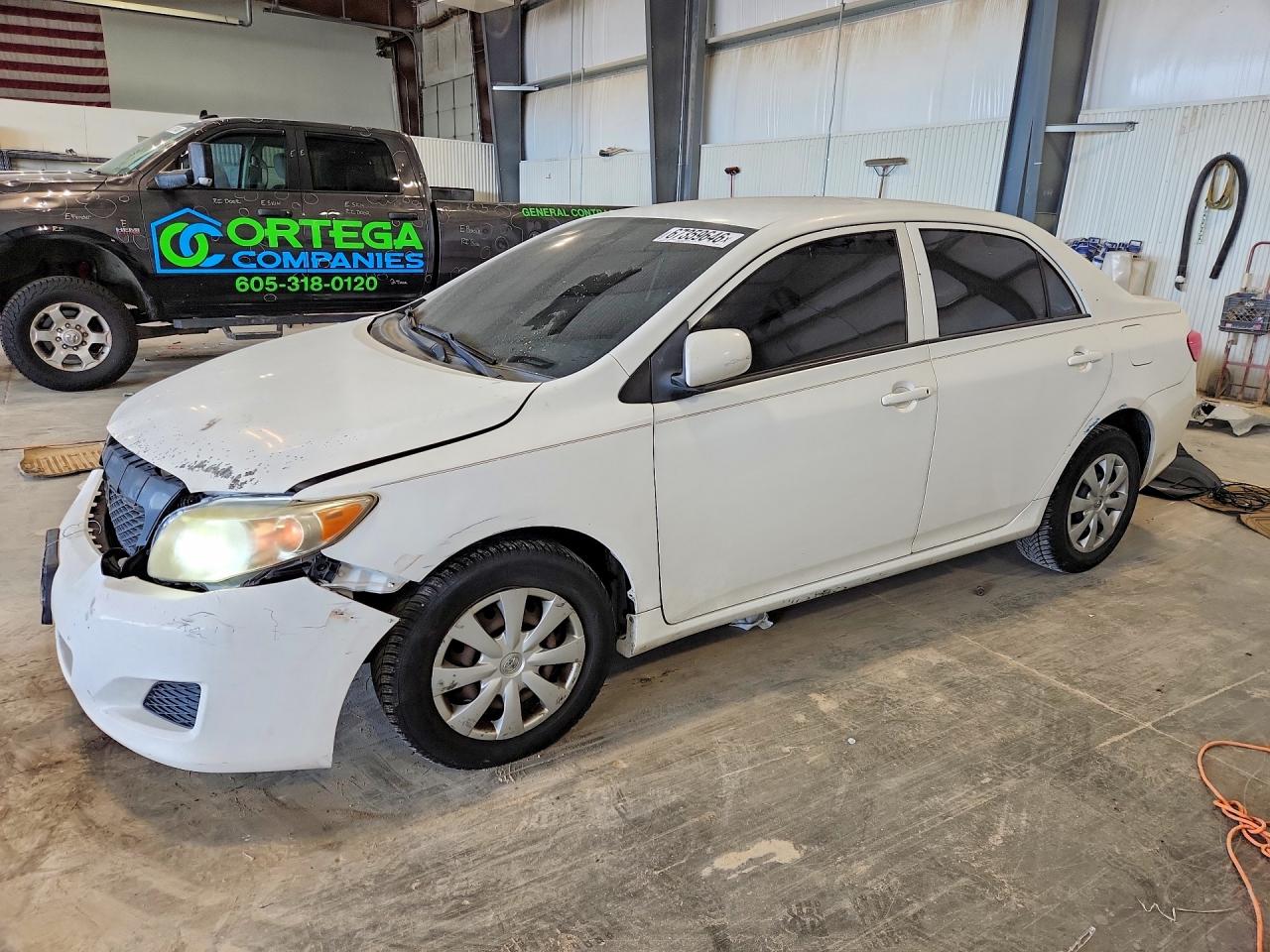 2010 Toyota Corolla Le White vin: 1NXBU4EE0AZ245265