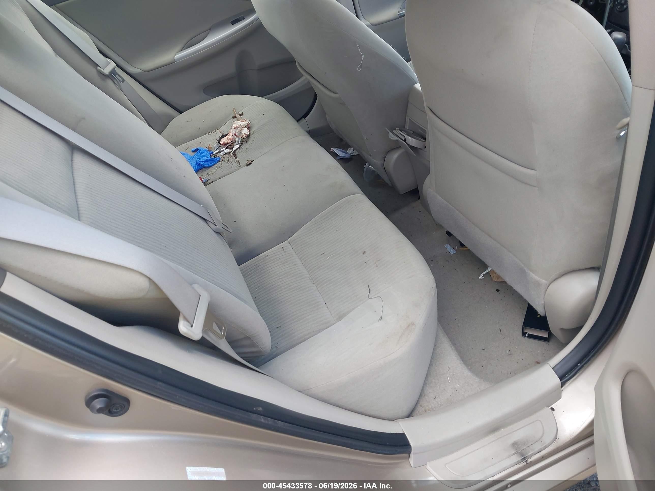 2010 Toyota Corolla Le Gold vin: 1NXBU4EE0AZ251471