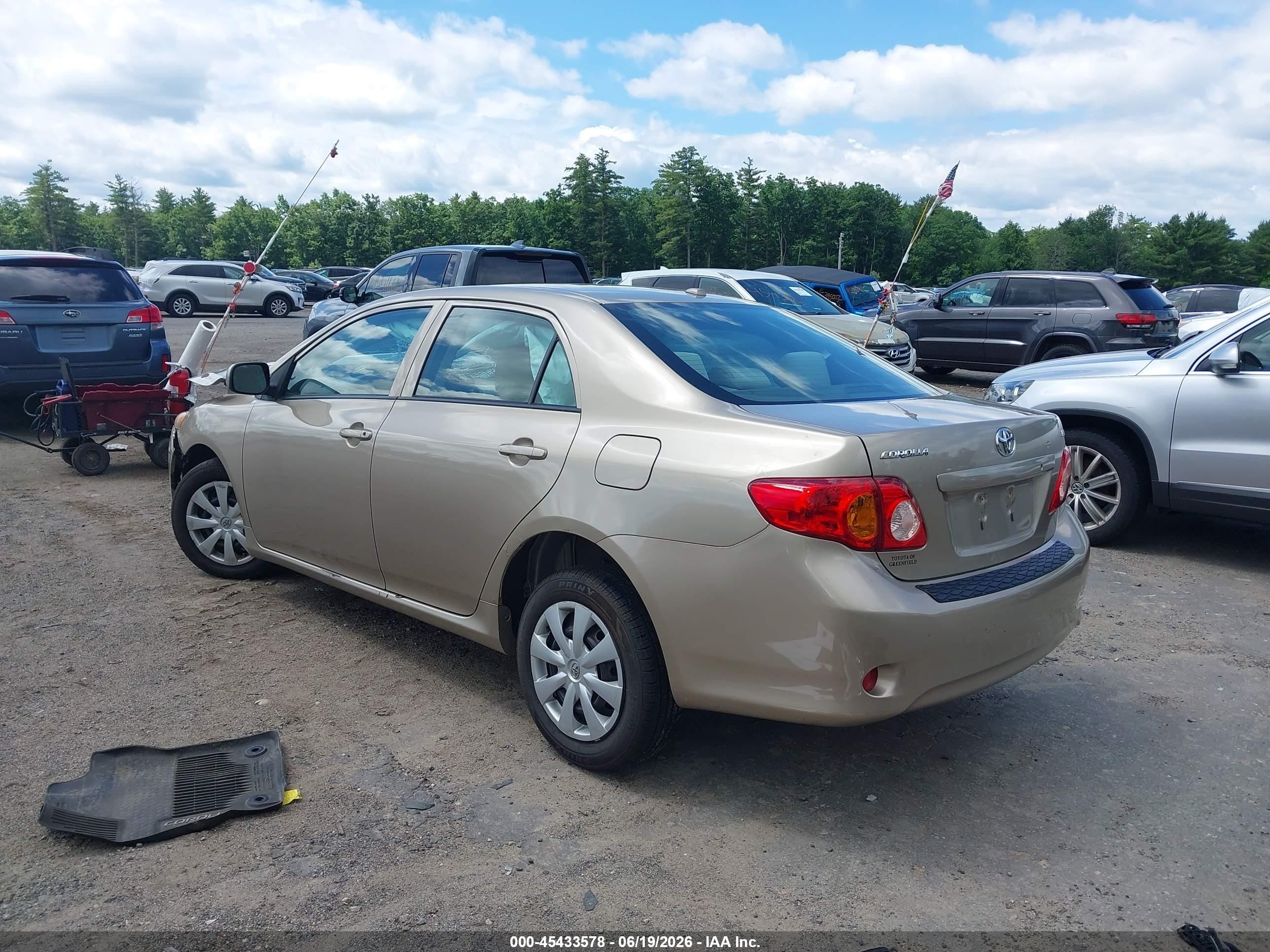 2010 Toyota Corolla Le Gold vin: 1NXBU4EE0AZ251471