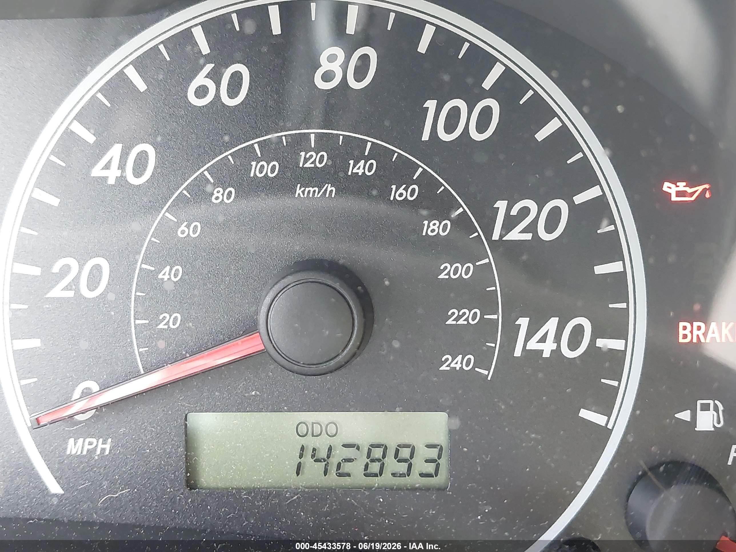 2010 Toyota Corolla Le Gold vin: 1NXBU4EE0AZ251471