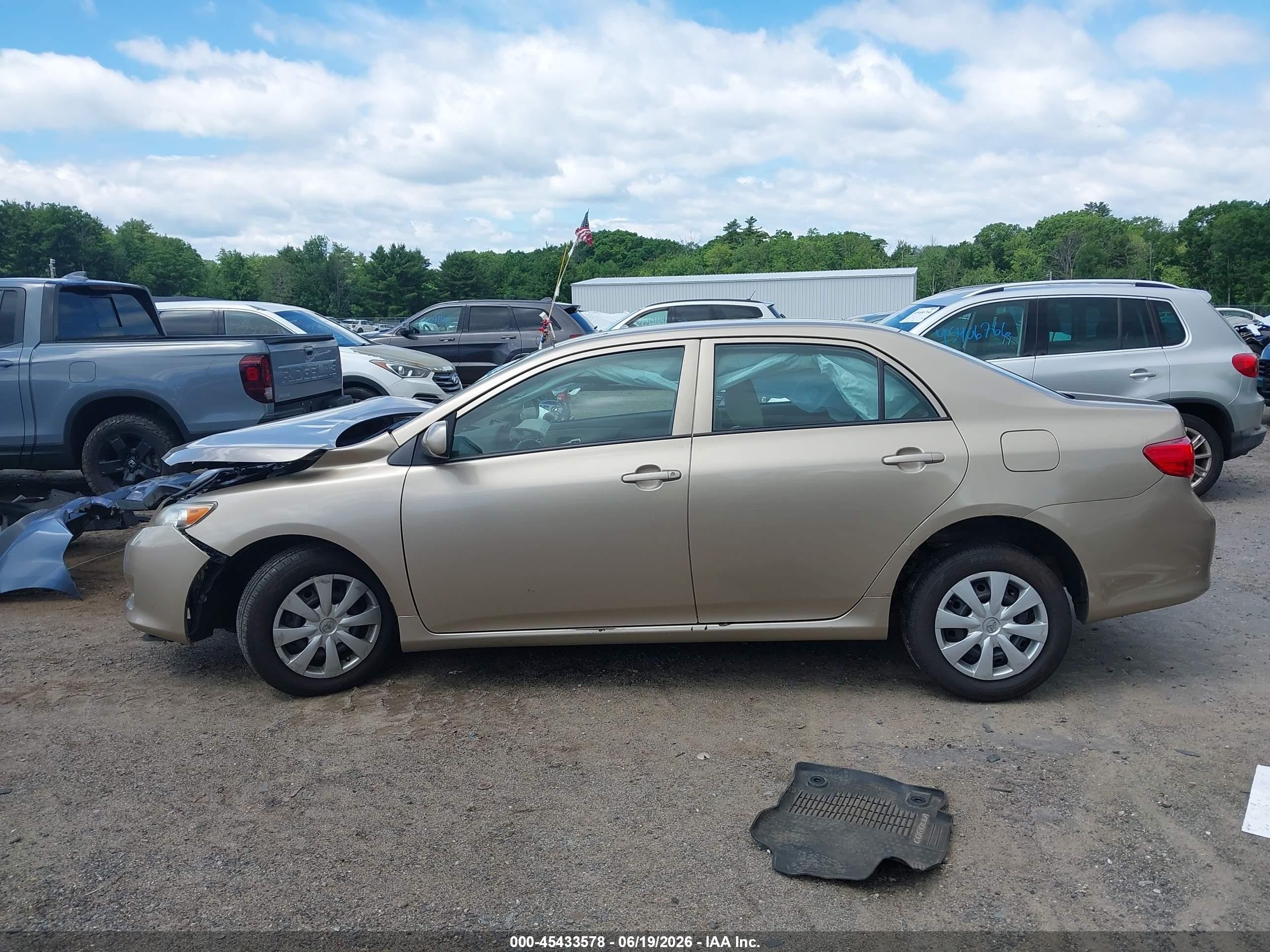 2010 Toyota Corolla Le Gold vin: 1NXBU4EE0AZ251471