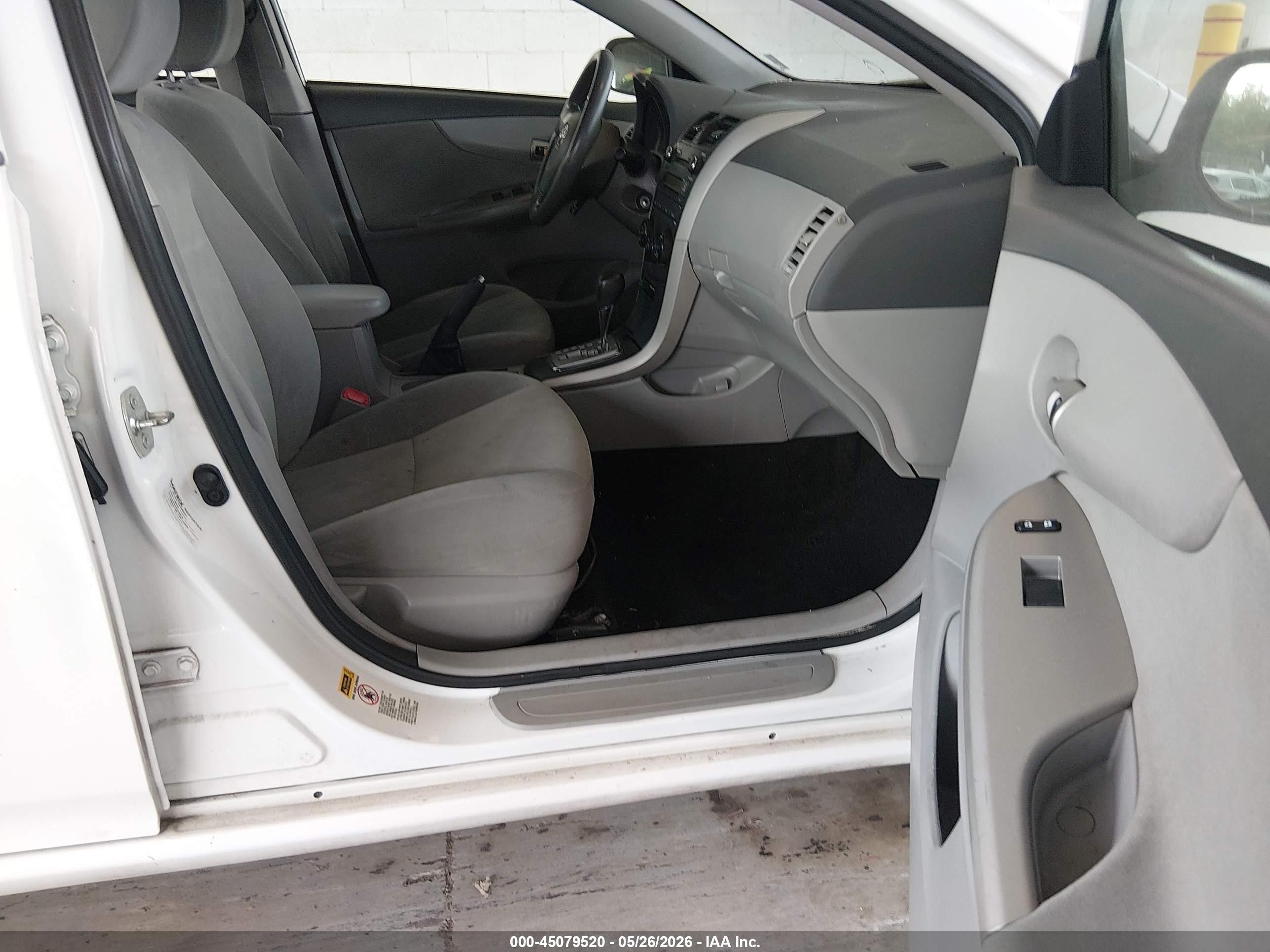 2010 Toyota Corolla Le Белый vin: 1NXBU4EE0AZ254905