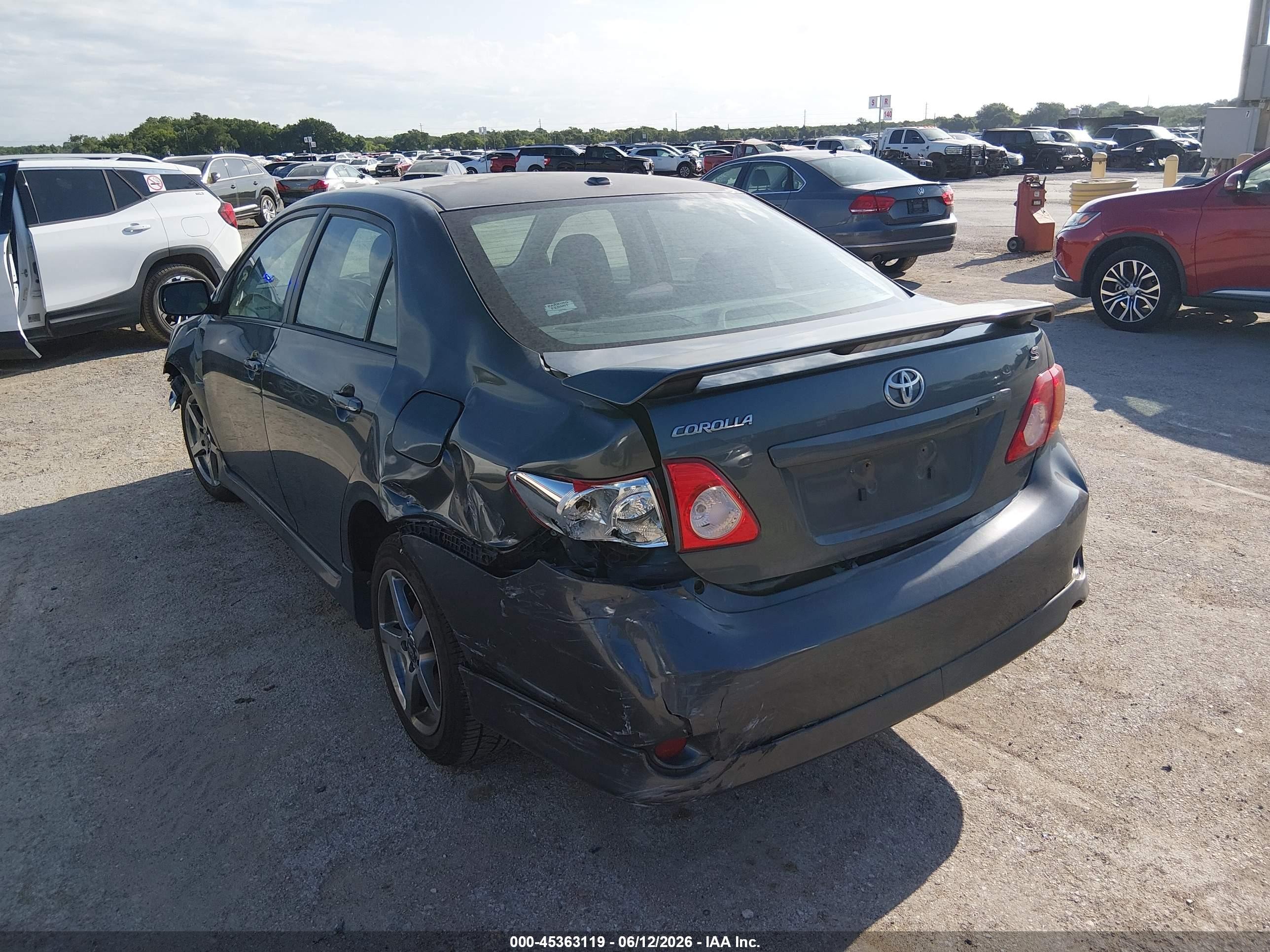 2010 Toyota Corolla S Серый vin: 1NXBU4EE0AZ259490