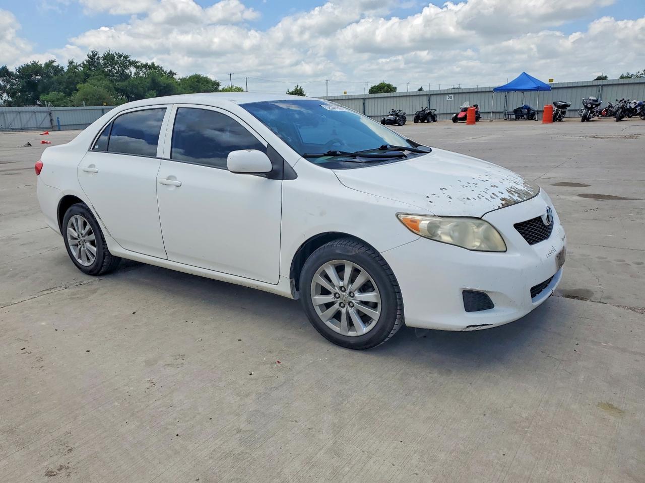 2010 Toyota Corolla Le White vin: 1NXBU4EE0AZ270148