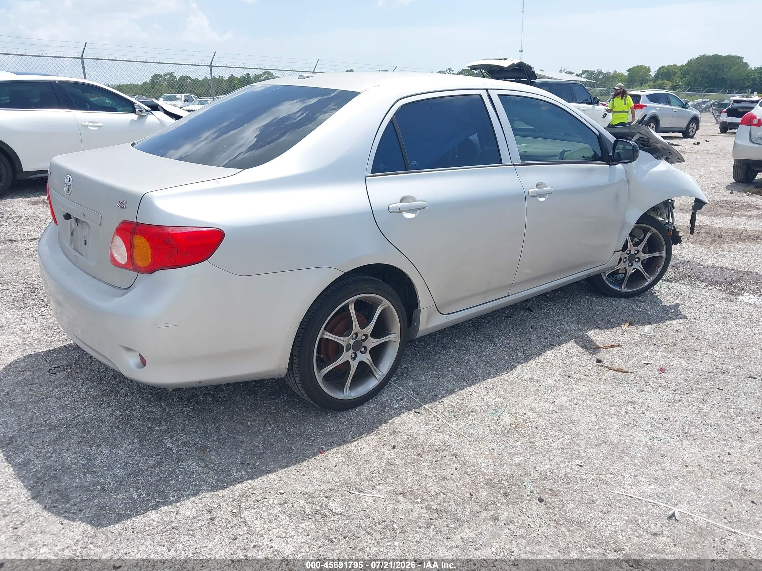 2010 Toyota Corolla Le Silver vin: 1NXBU4EE0AZ271798