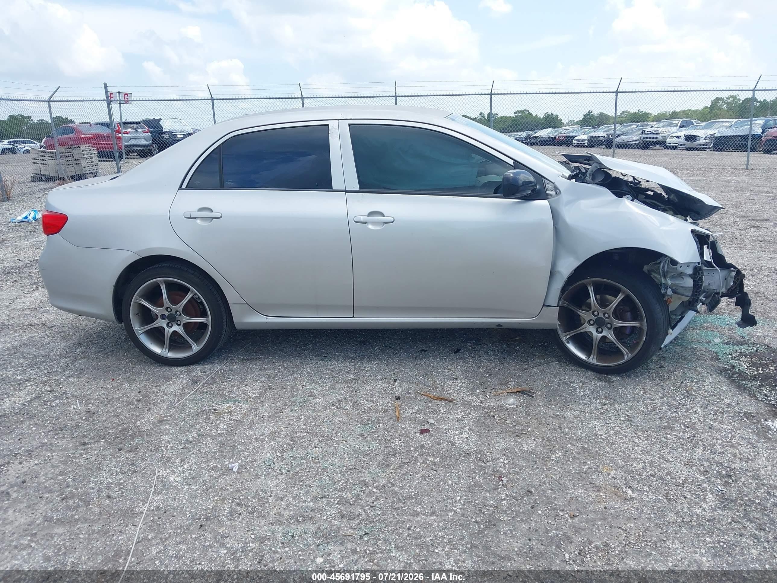 2010 Toyota Corolla Le Silver vin: 1NXBU4EE0AZ271798