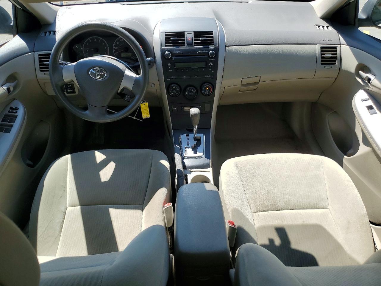 2010 Toyota Corolla Le White vin: 1NXBU4EE0AZ309742