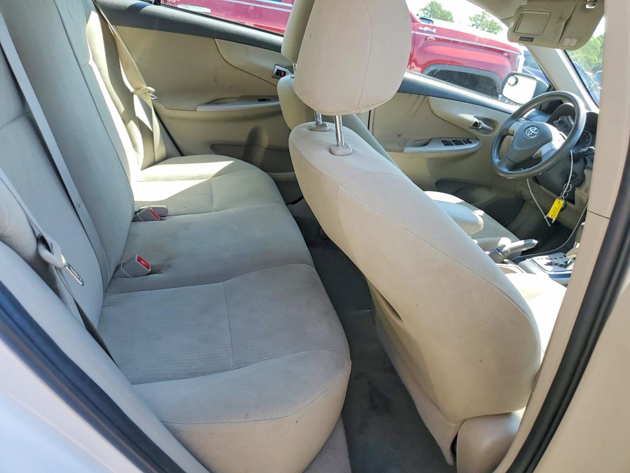 2010 Toyota Corolla Le White vin: 1NXBU4EE0AZ309742