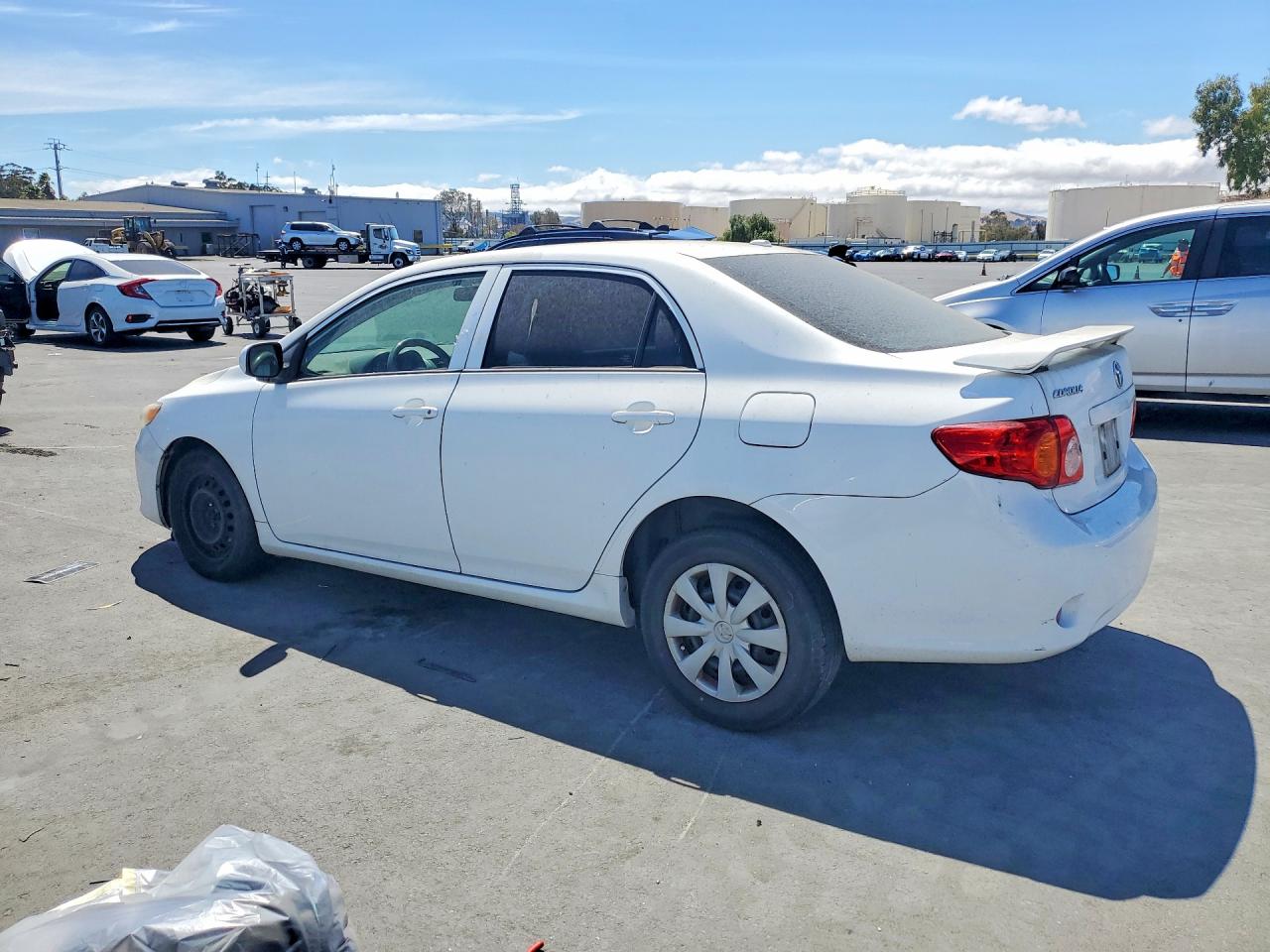 2010 Toyota Corolla Le White vin: 1NXBU4EE0AZ319154
