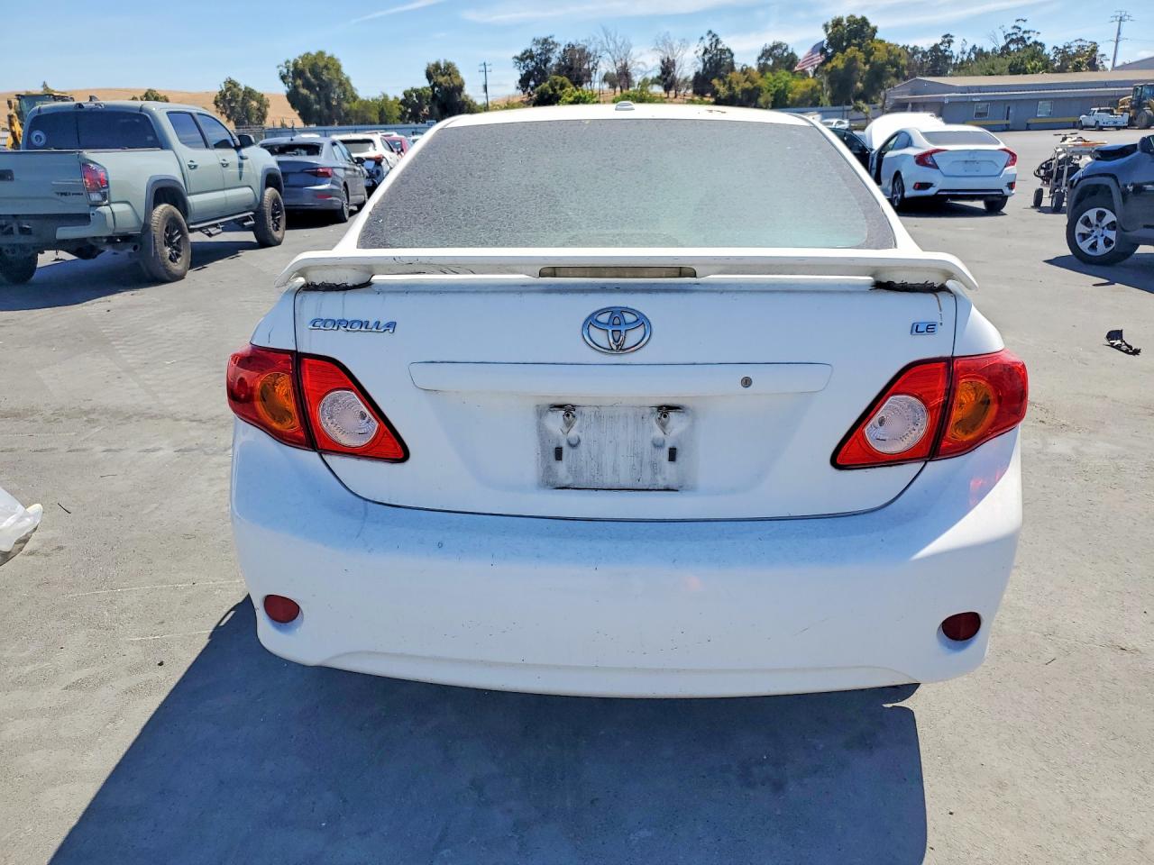2010 Toyota Corolla Le White vin: 1NXBU4EE0AZ319154