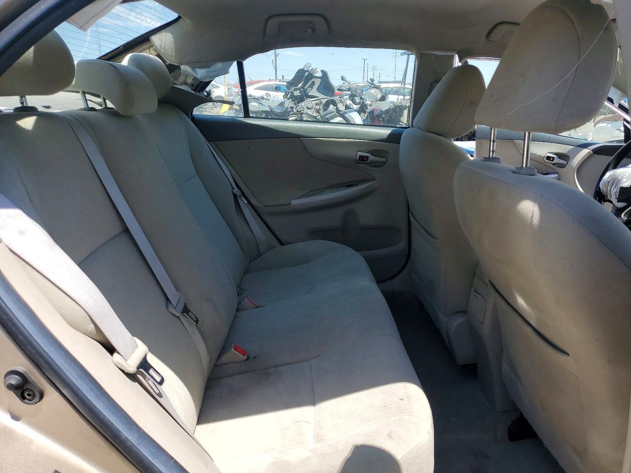 2010 Toyota Corolla Le Gold vin: 1NXBU4EE0AZ336763