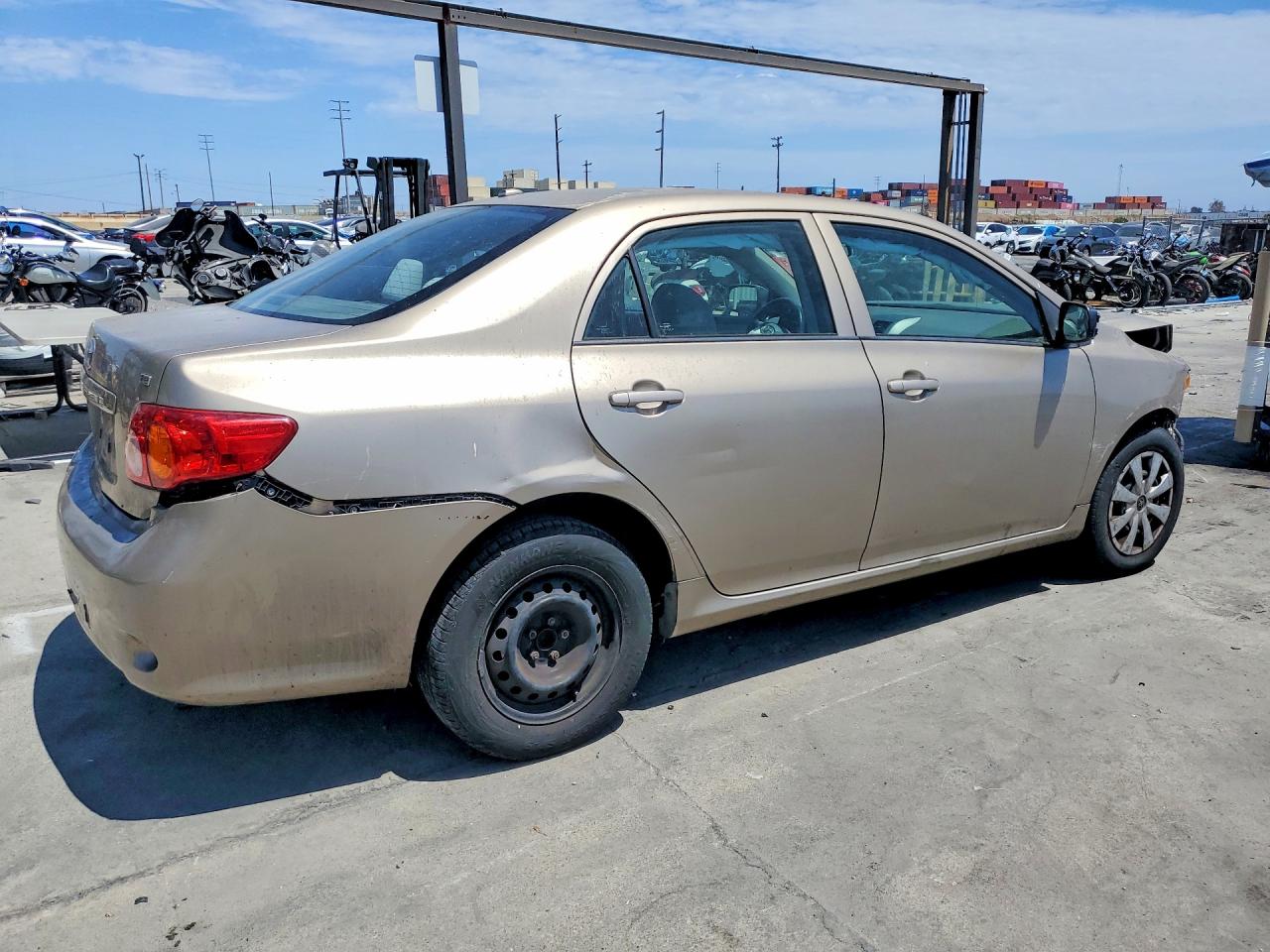 2010 Toyota Corolla Le Gold vin: 1NXBU4EE0AZ336763
