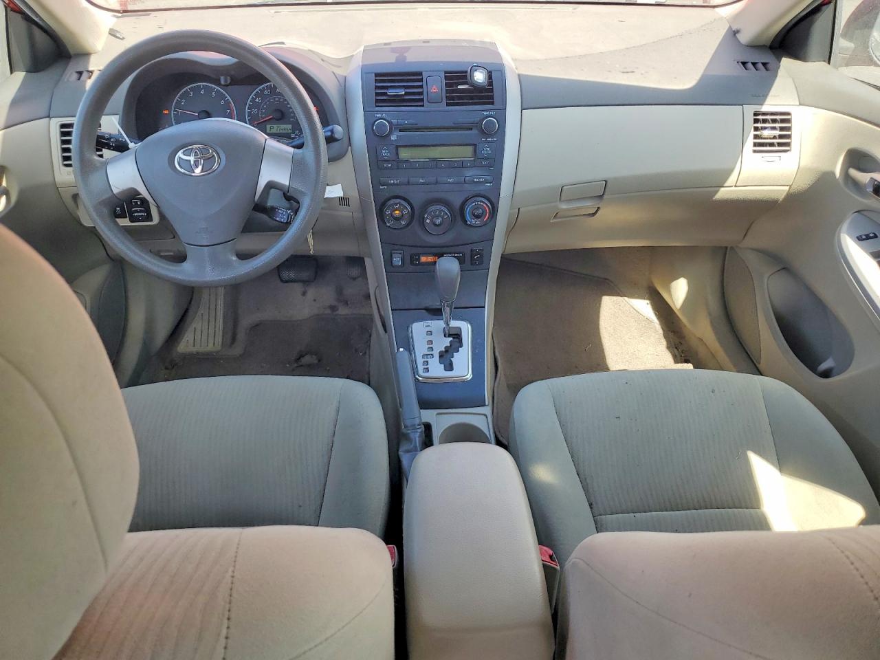 2010 Toyota Corolla Le Red vin: 1NXBU4EE0AZ349707