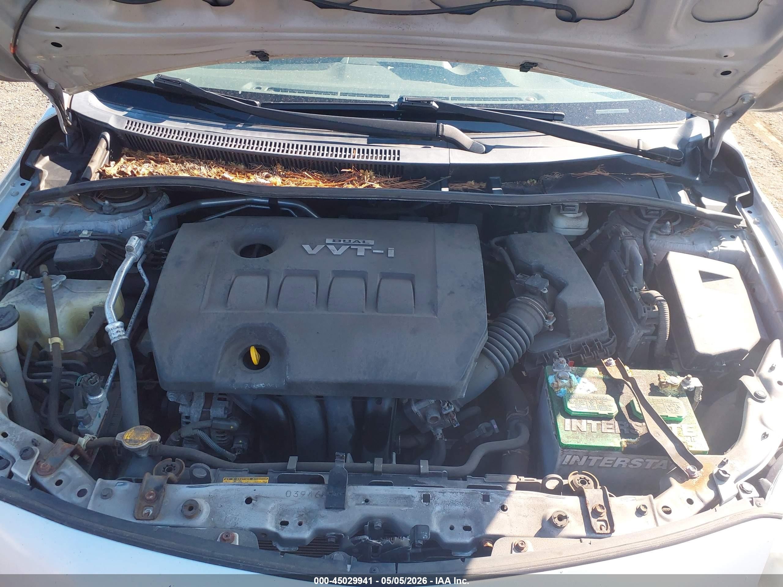 2010 Toyota Corolla Le Silver vin: 1NXBU4EE0AZ354888