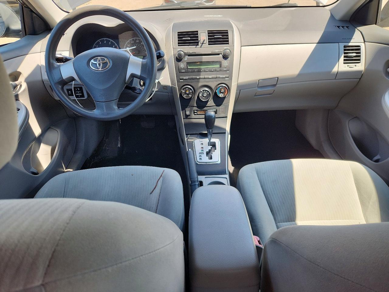 2010 Toyota Corolla Le Gray vin: 1NXBU4EE0AZ381024
