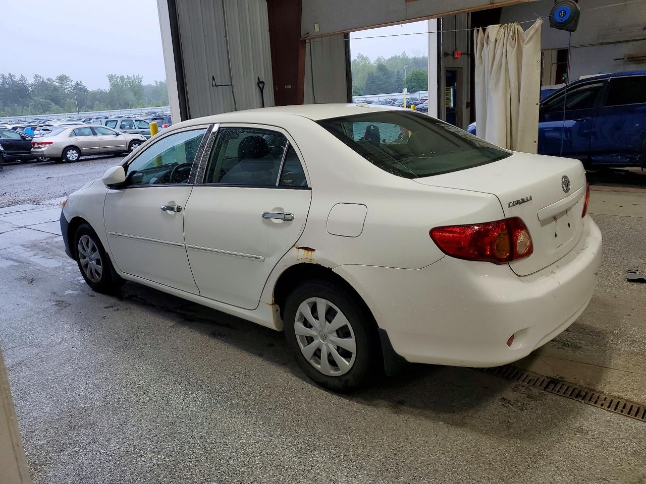 2010 Toyota Corolla Le White vin: 1NXBU4EE1AZ169717