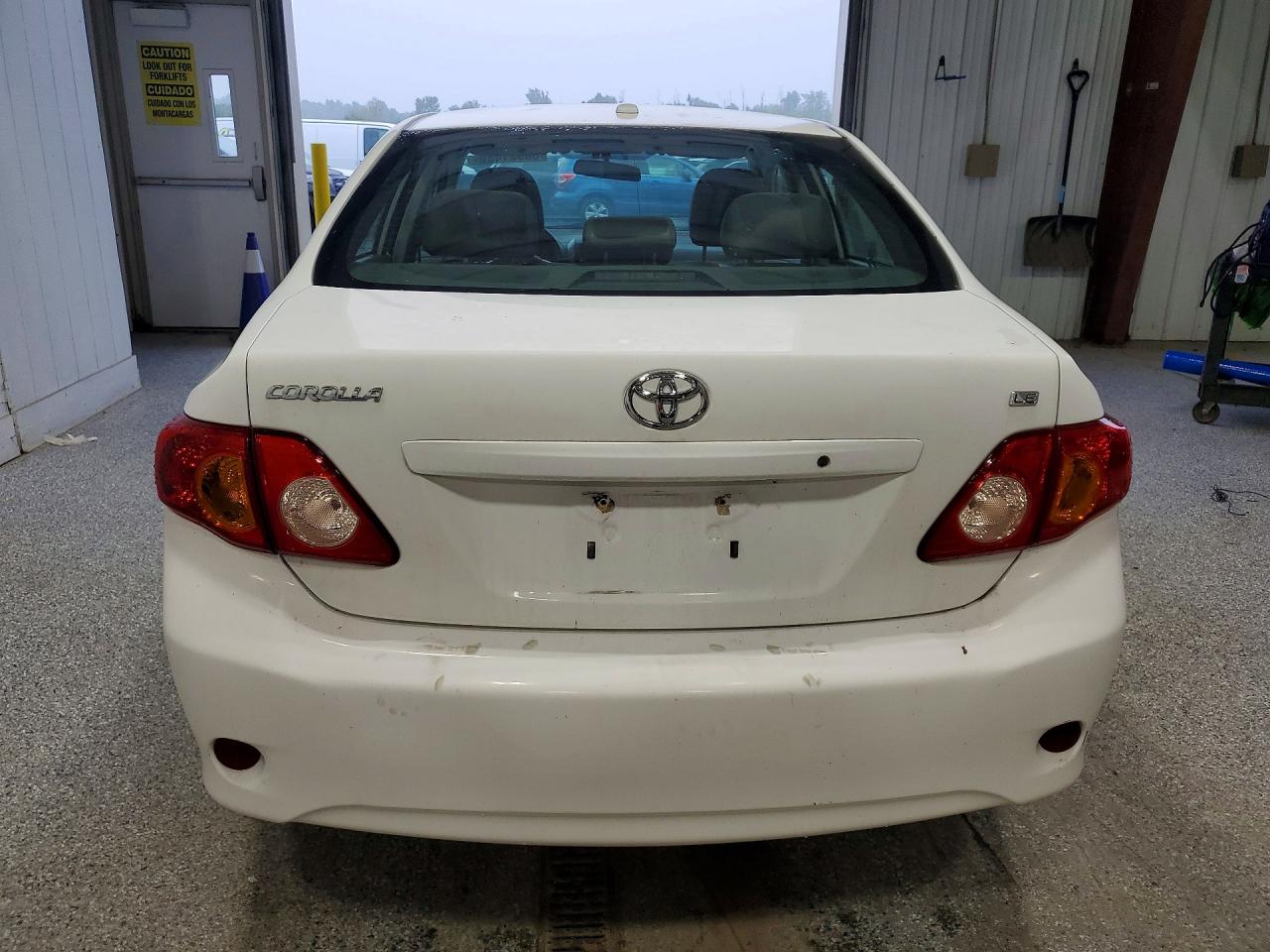 2010 Toyota Corolla Le White vin: 1NXBU4EE1AZ169717