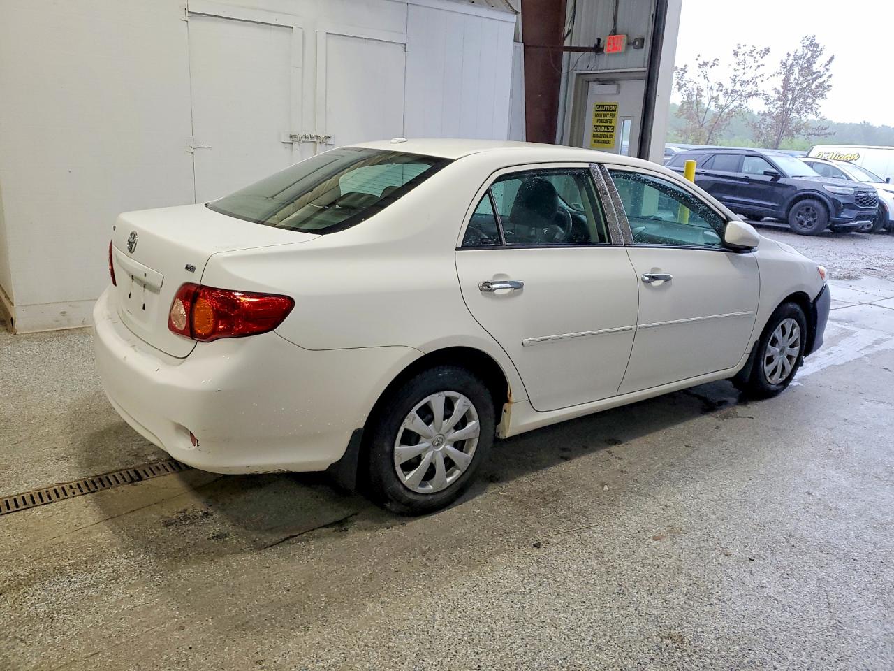 2010 Toyota Corolla Le White vin: 1NXBU4EE1AZ169717