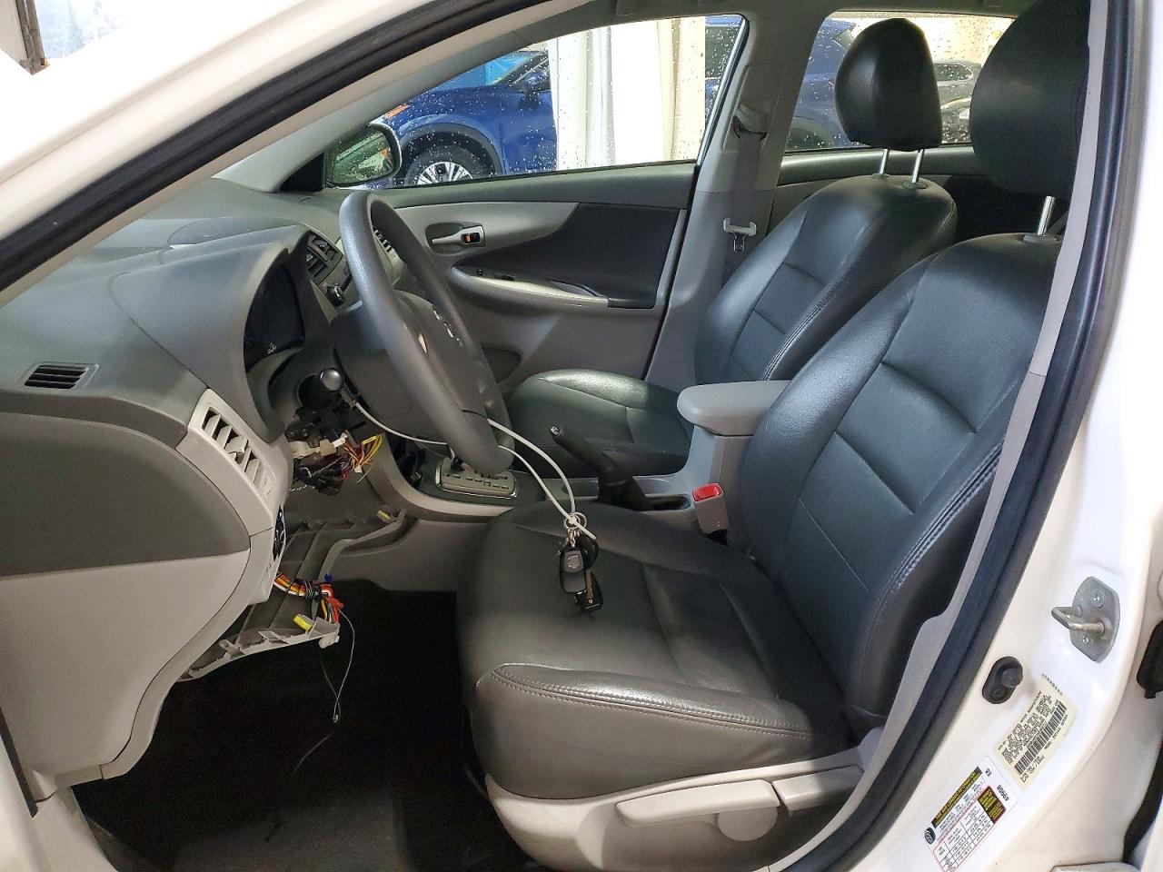 2010 Toyota Corolla Le White vin: 1NXBU4EE1AZ169717