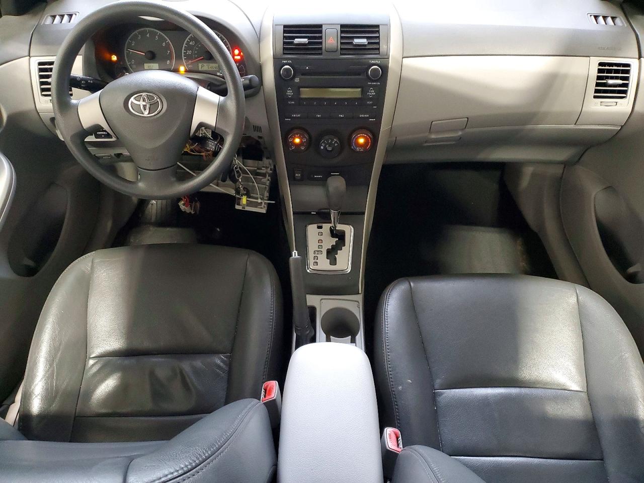 2010 Toyota Corolla Le White vin: 1NXBU4EE1AZ169717