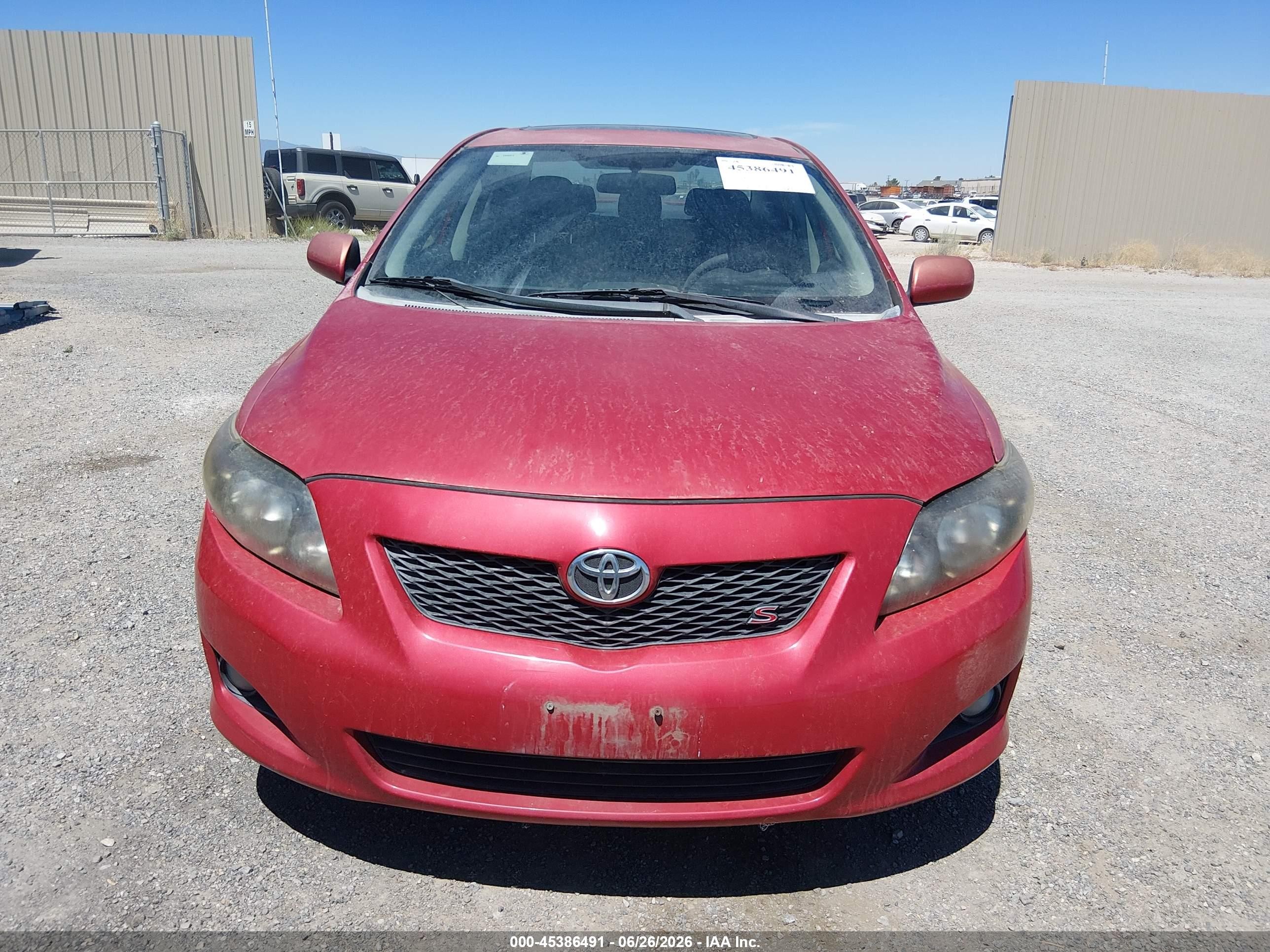2010 Toyota Corolla S Красный vin: 1NXBU4EE1AZ169734