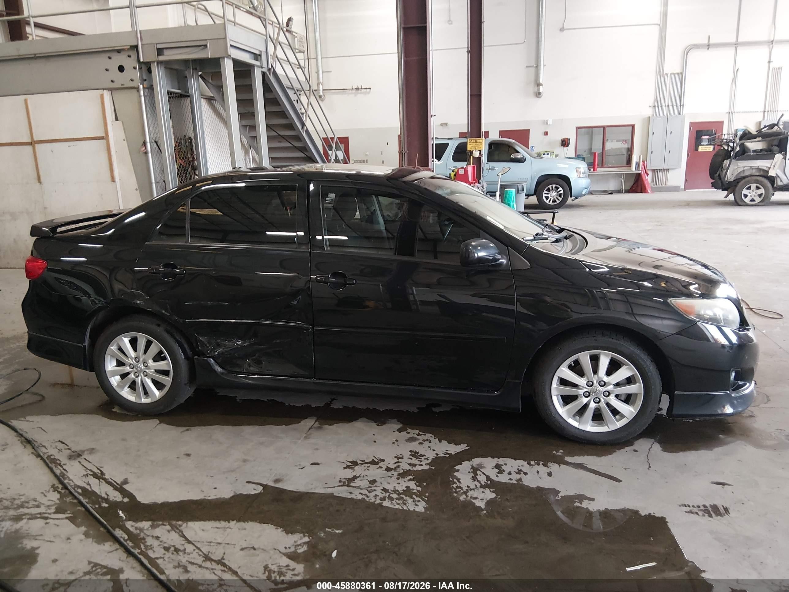 2010 Toyota Corolla S Черный vin: 1NXBU4EE1AZ170558