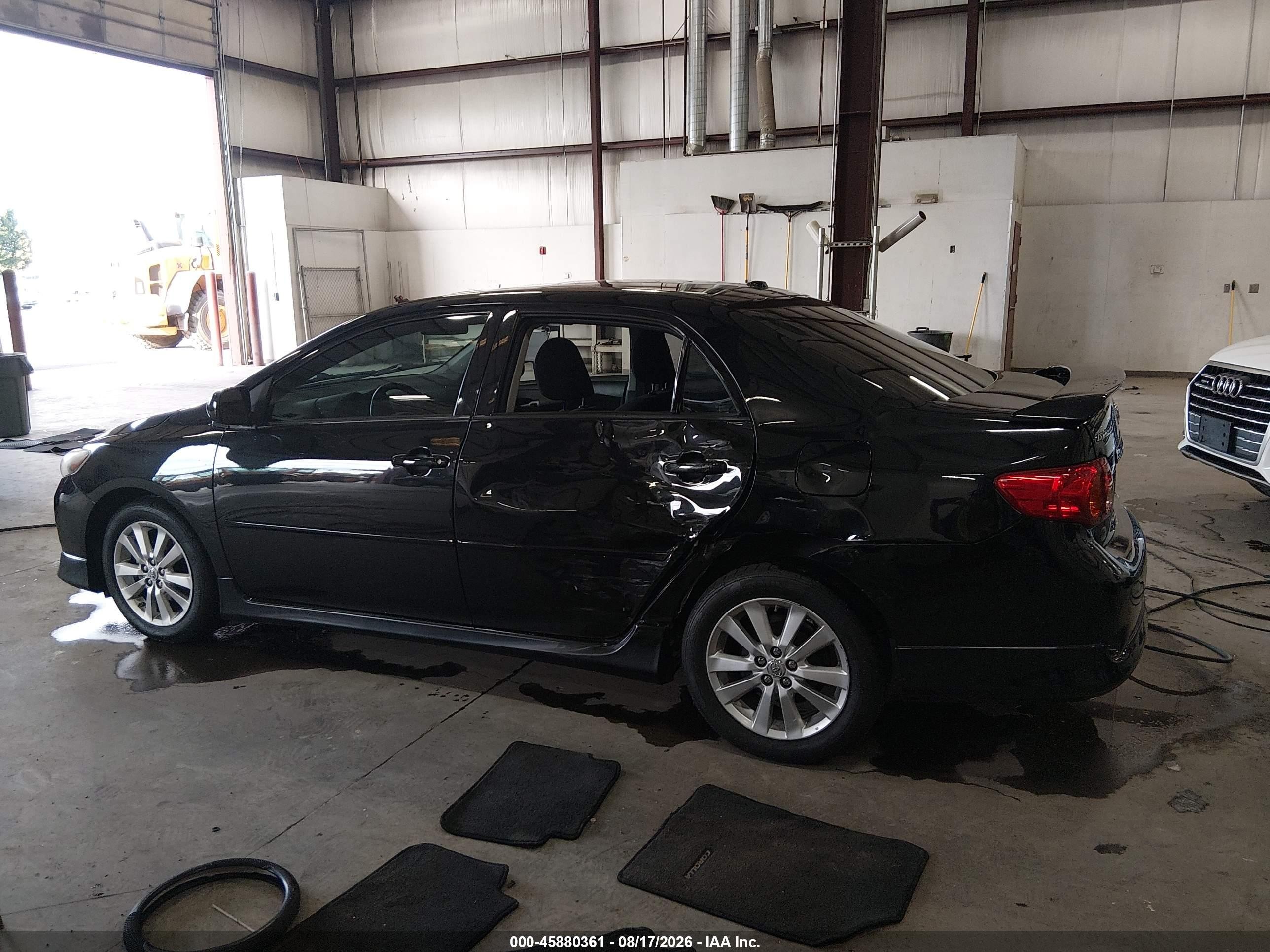 2010 Toyota Corolla S Черный vin: 1NXBU4EE1AZ170558
