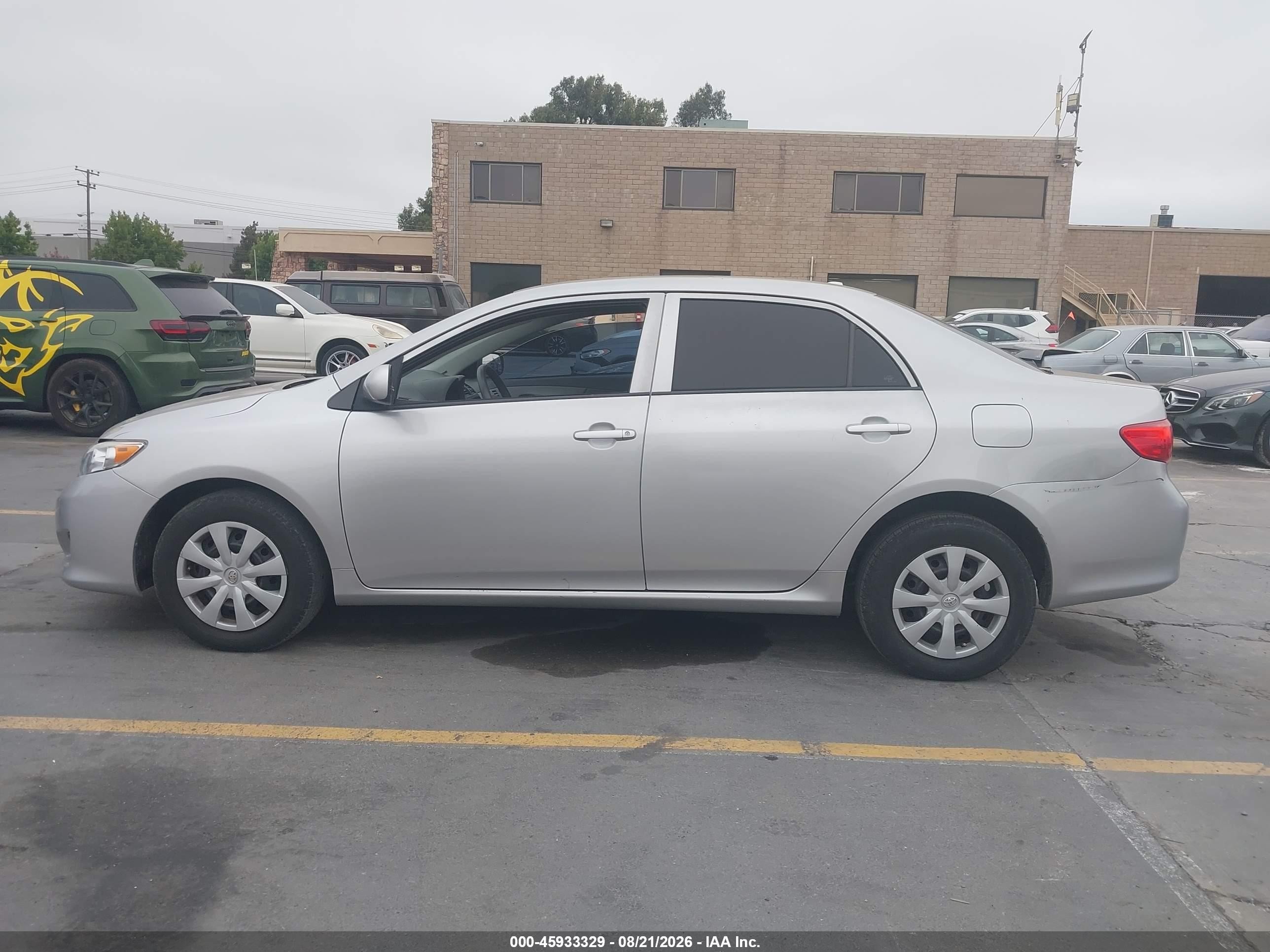 2010 Toyota Corolla Le Silver vin: 1NXBU4EE1AZ175033