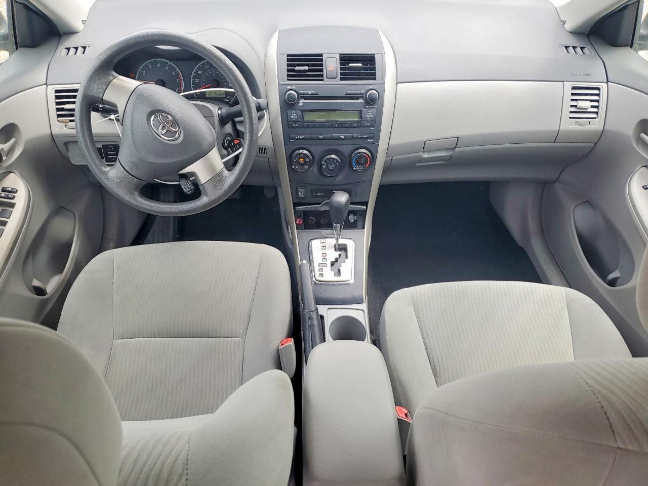 2010 Toyota Corolla Le Silver vin: 1NXBU4EE1AZ180961