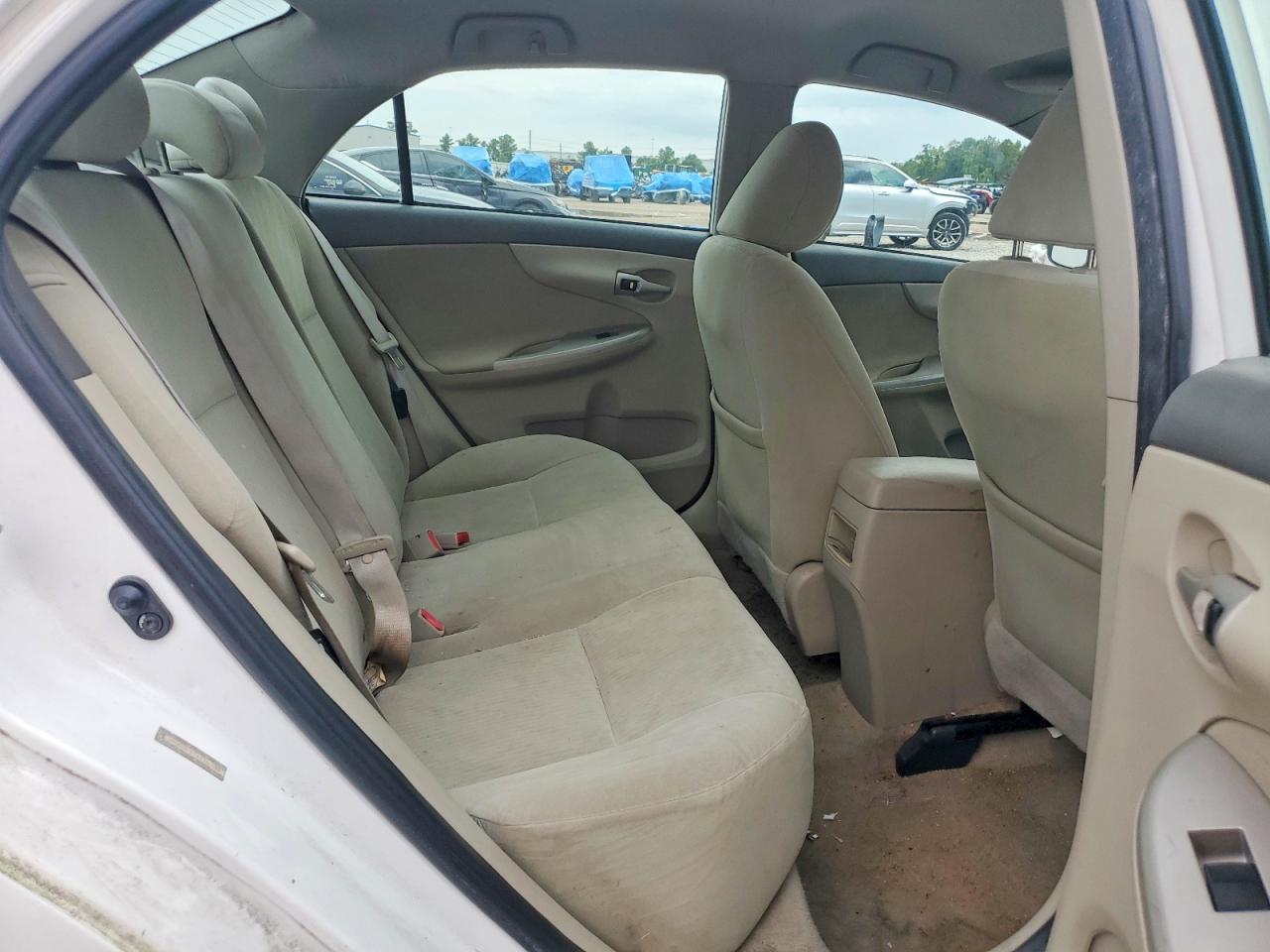 2010 Toyota Corolla Le White vin: 1NXBU4EE1AZ190325