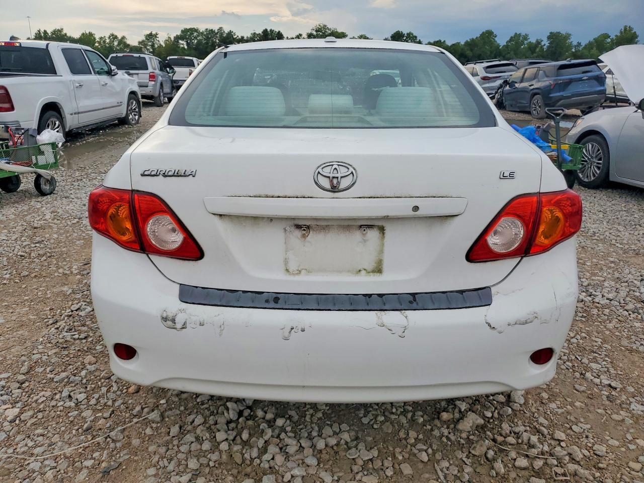 2010 Toyota Corolla Le White vin: 1NXBU4EE1AZ190325