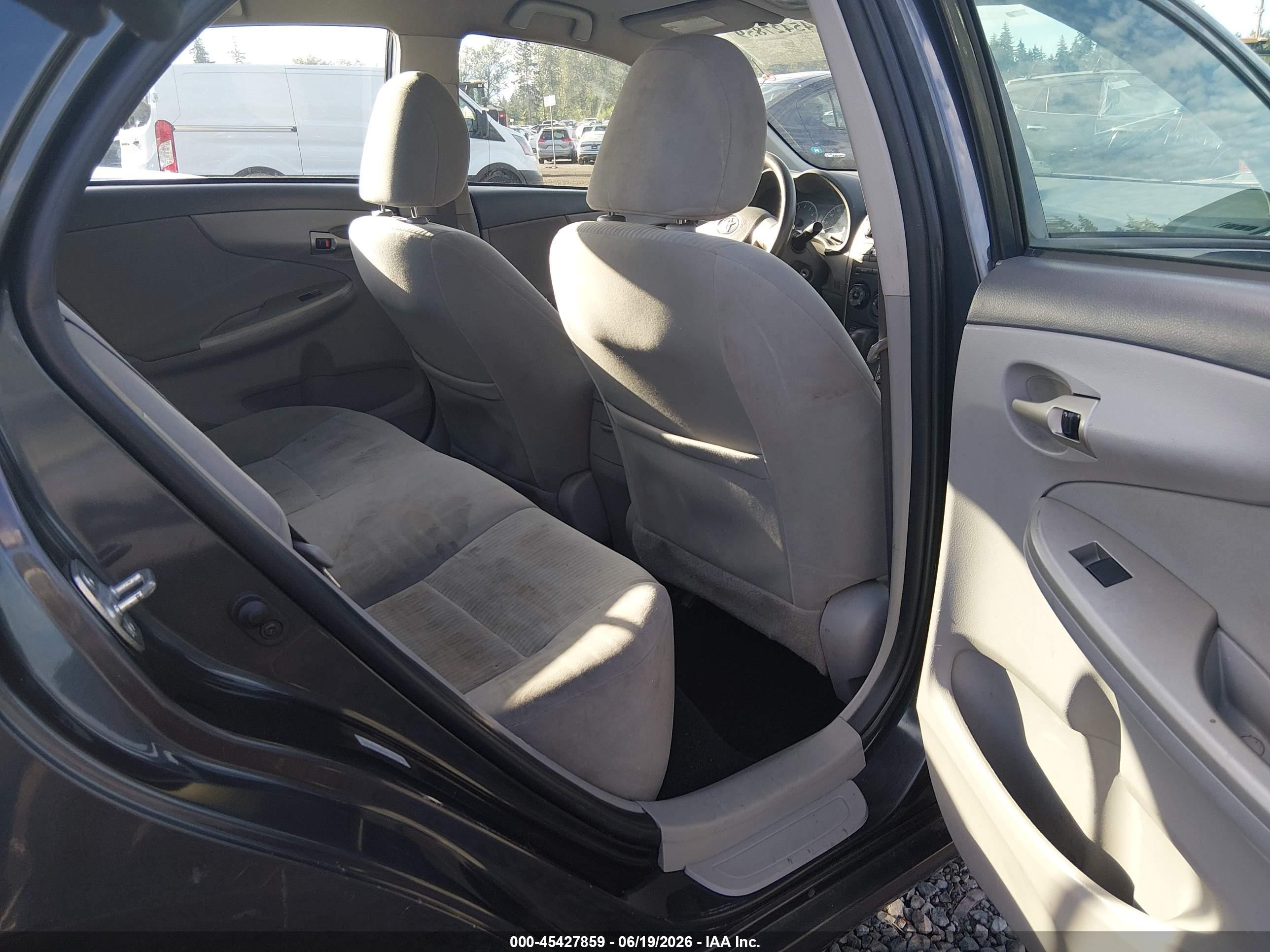 2010 Toyota Corolla Le Gray vin: 1NXBU4EE1AZ199395