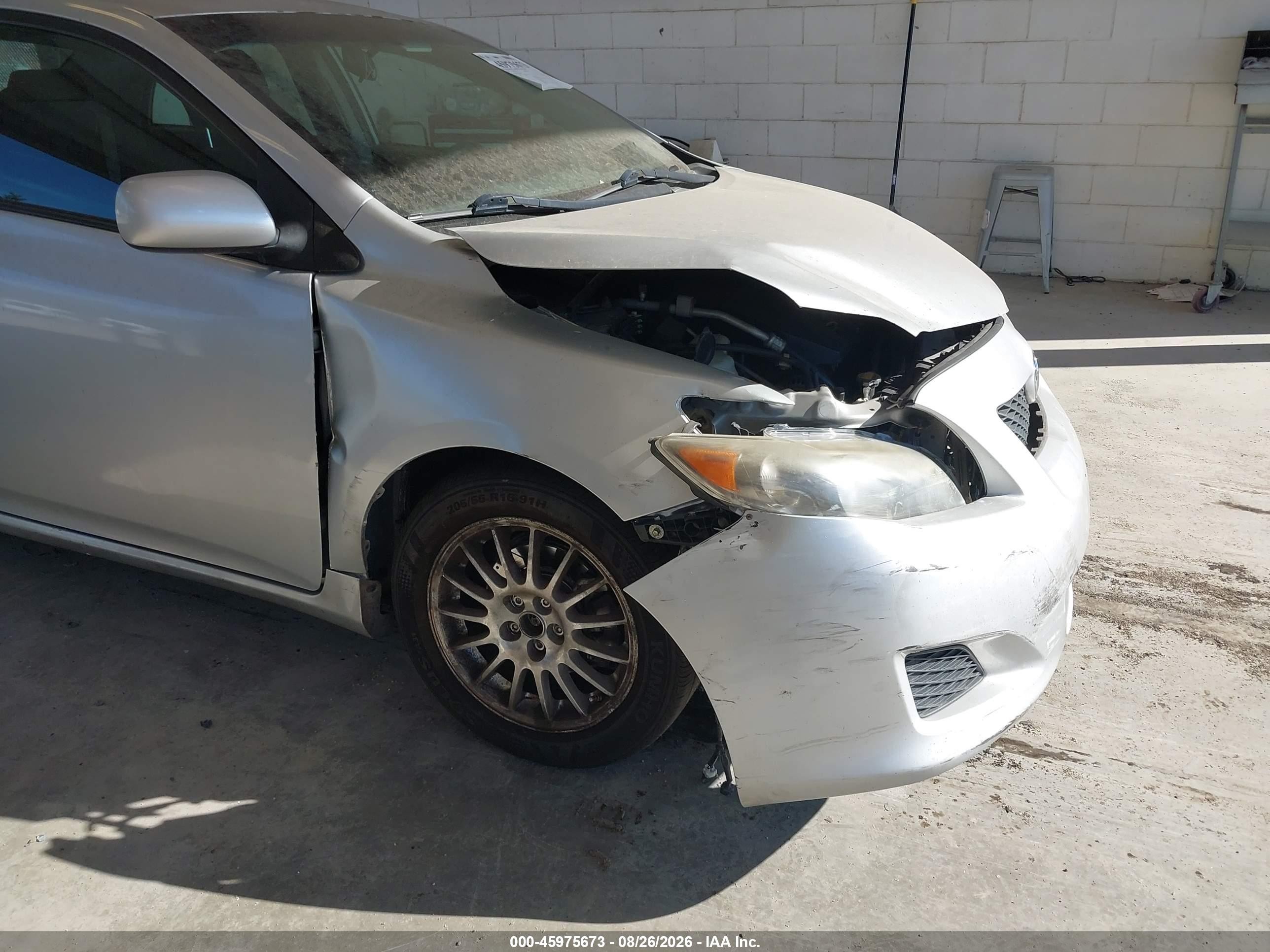 2010 Toyota Corolla Le Silver vin: 1NXBU4EE1AZ201906