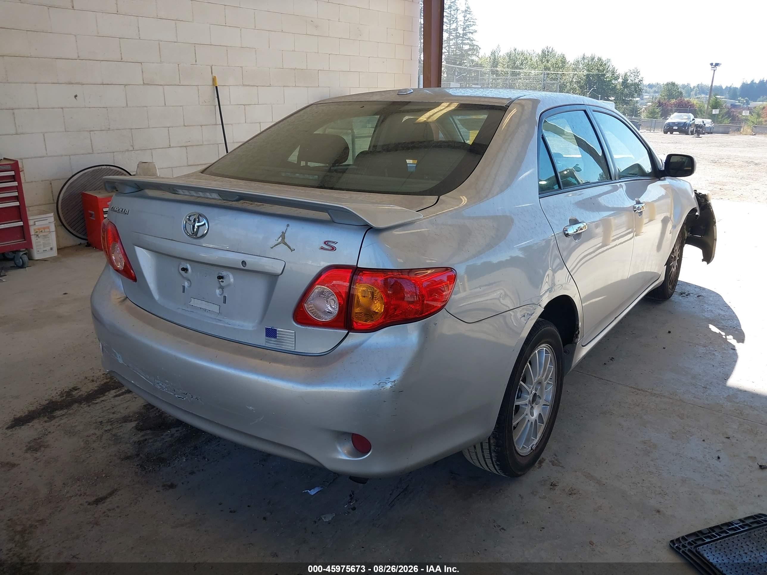 2010 Toyota Corolla Le Silver vin: 1NXBU4EE1AZ201906