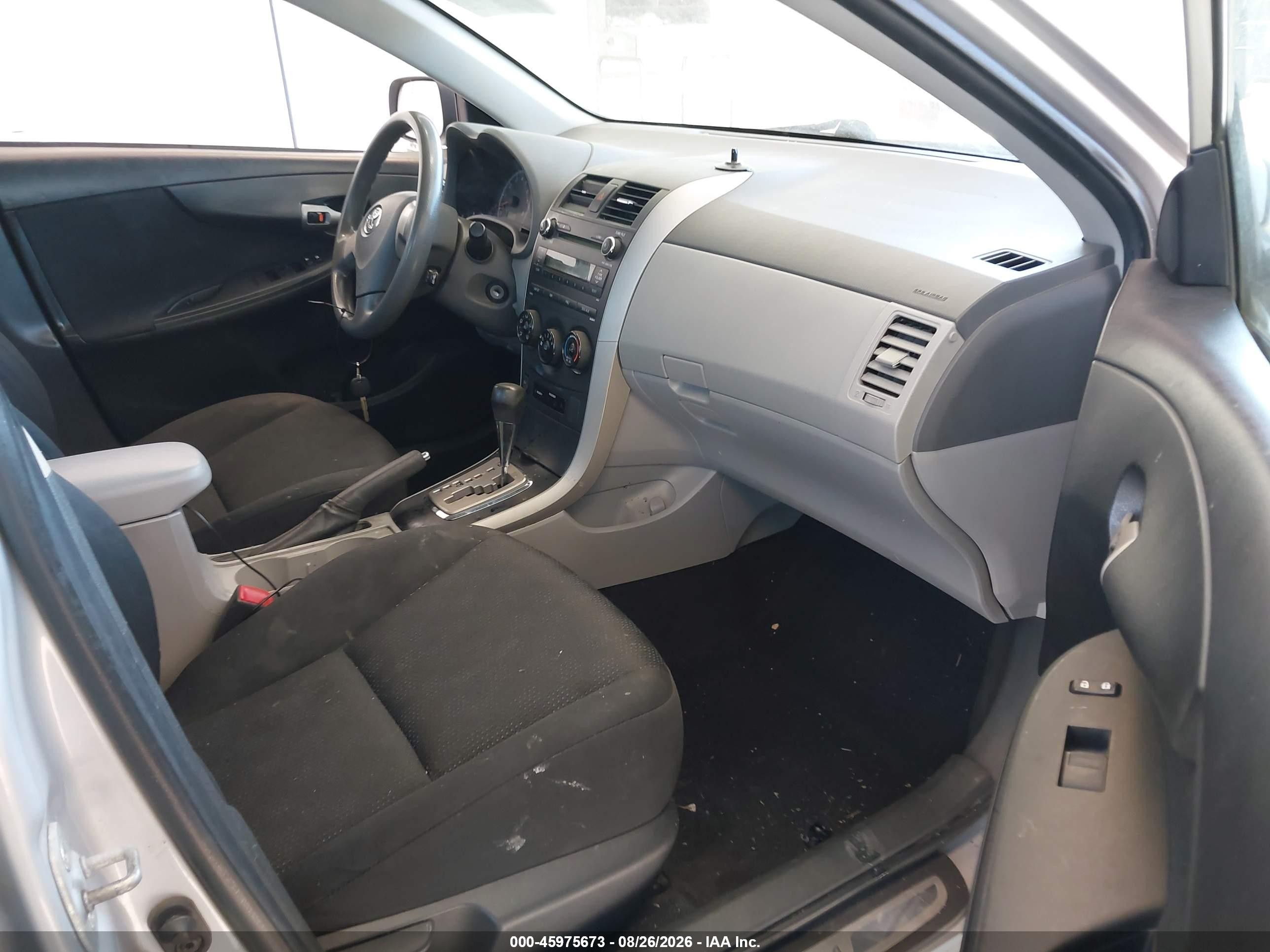2010 Toyota Corolla Le Silver vin: 1NXBU4EE1AZ201906