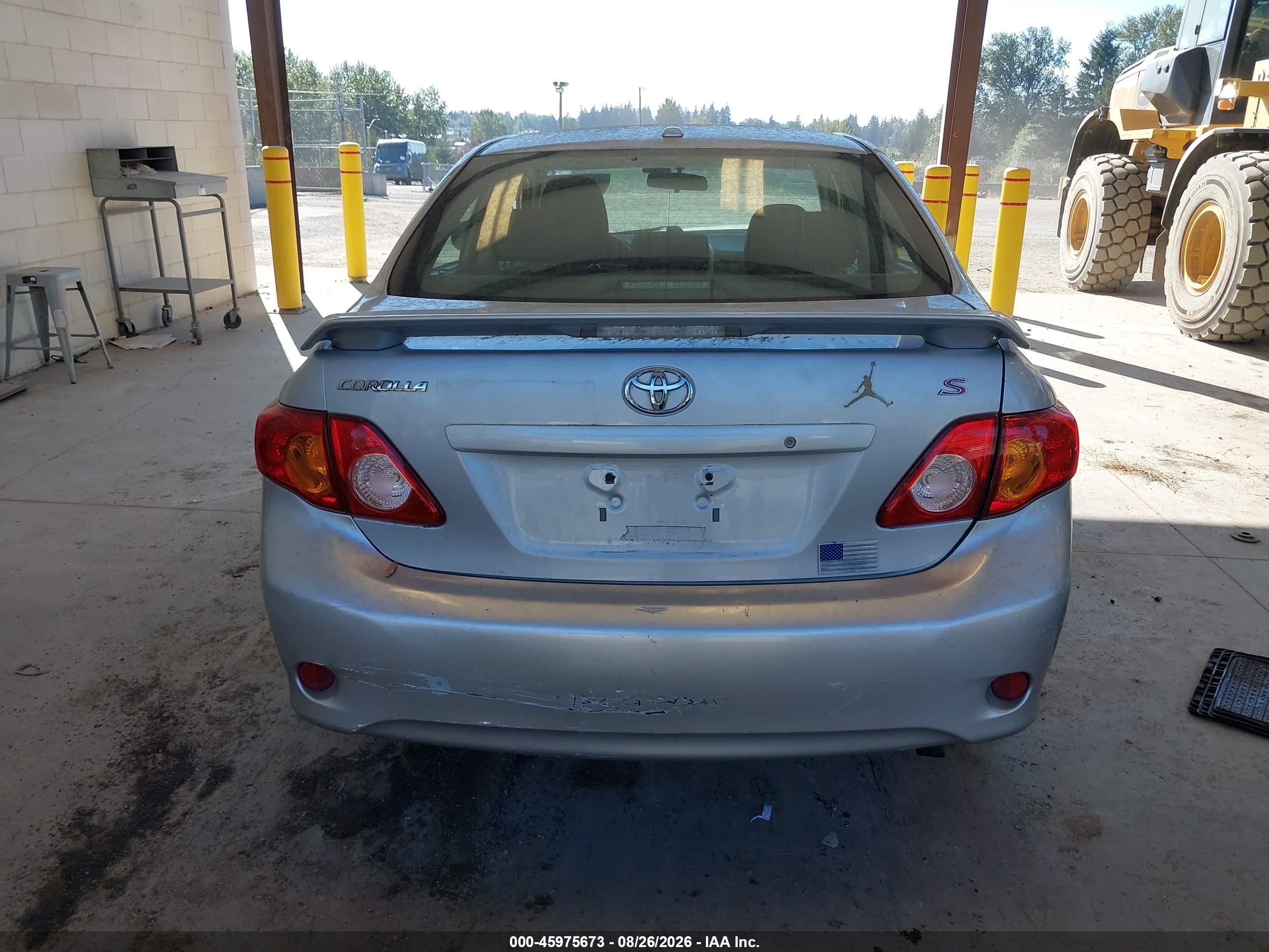 2010 Toyota Corolla Le Silver vin: 1NXBU4EE1AZ201906